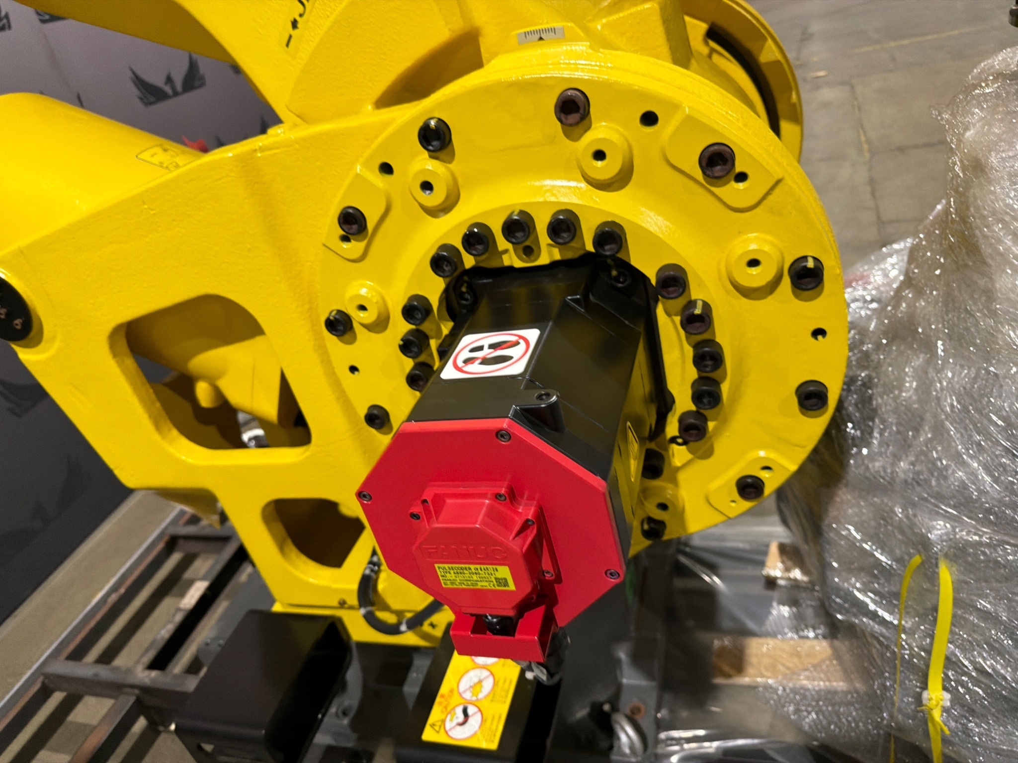 FANUC M‑410iC/500 Complete with R‑30iB Plus Controller USED 4
