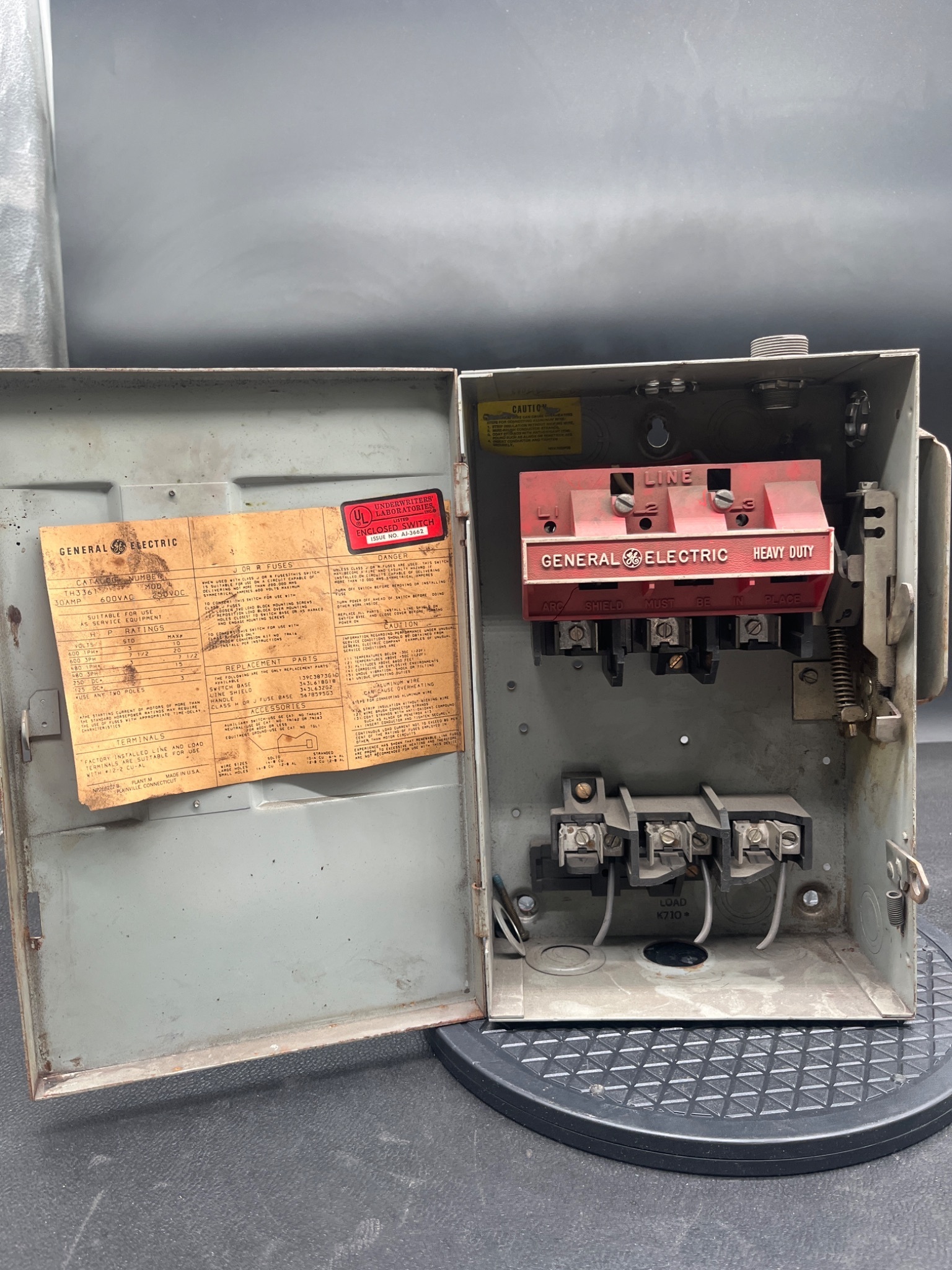 GENERAL ELECTRIC TH3361 Heavy Duty Safety Switch USED 4
