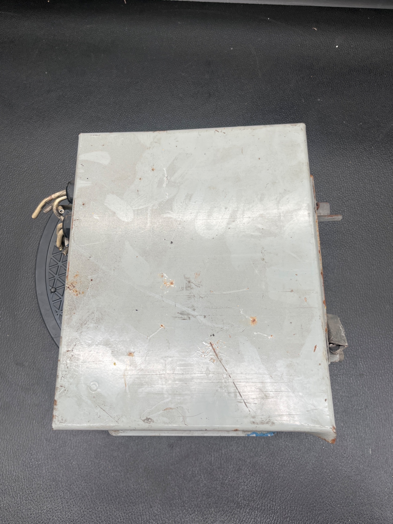 SCE SCE‑1008CH Industrial Control Enclosure with Terminal Block Assembly USED 1
