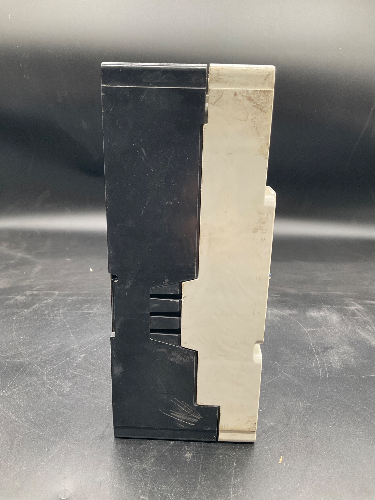 Cutler‑Hammer JD2250F Molded Case Circuit Breaker USED 4