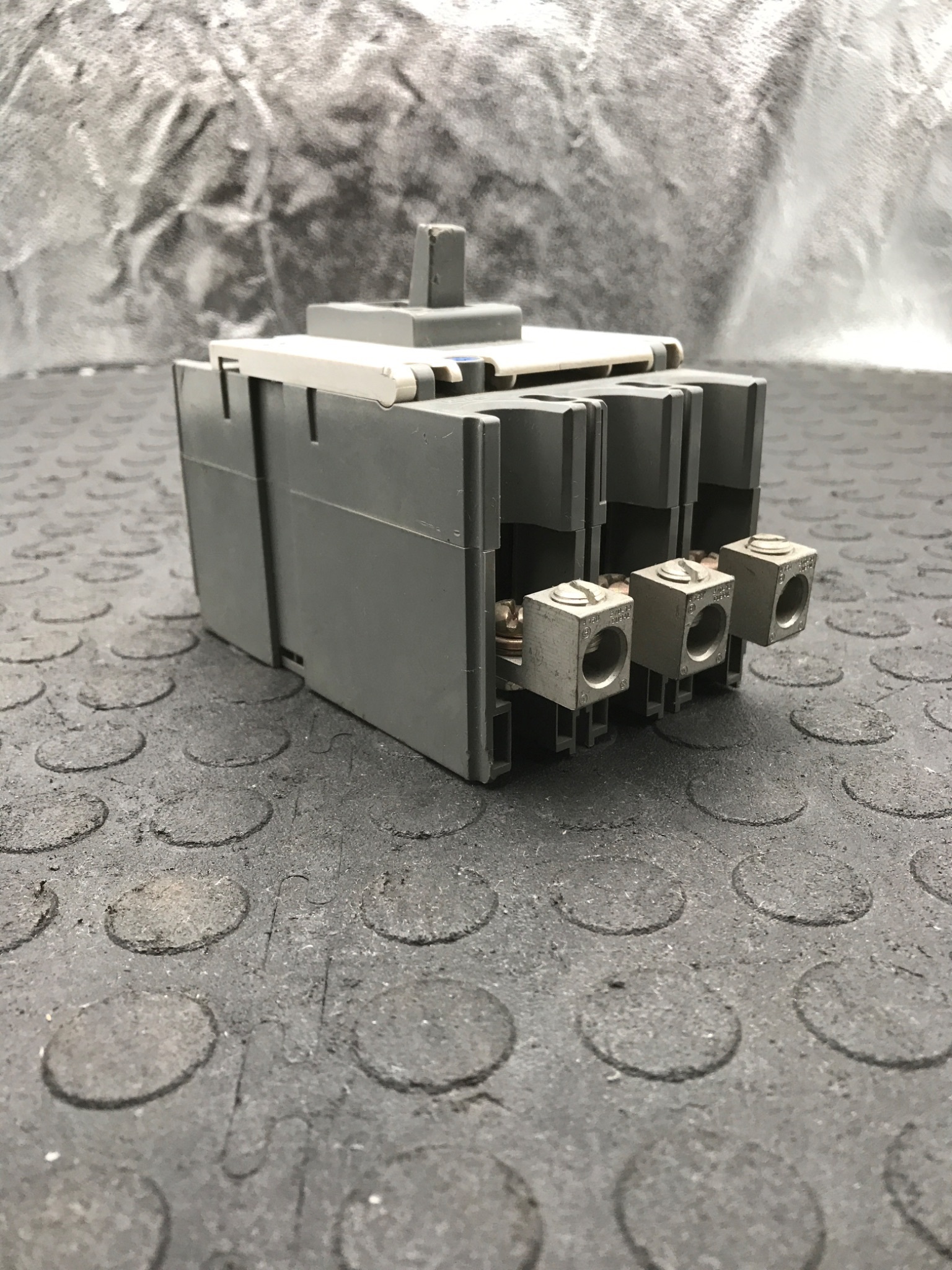 LG / MEC GBH103-20A-42K Manual Motor Controller USED 2