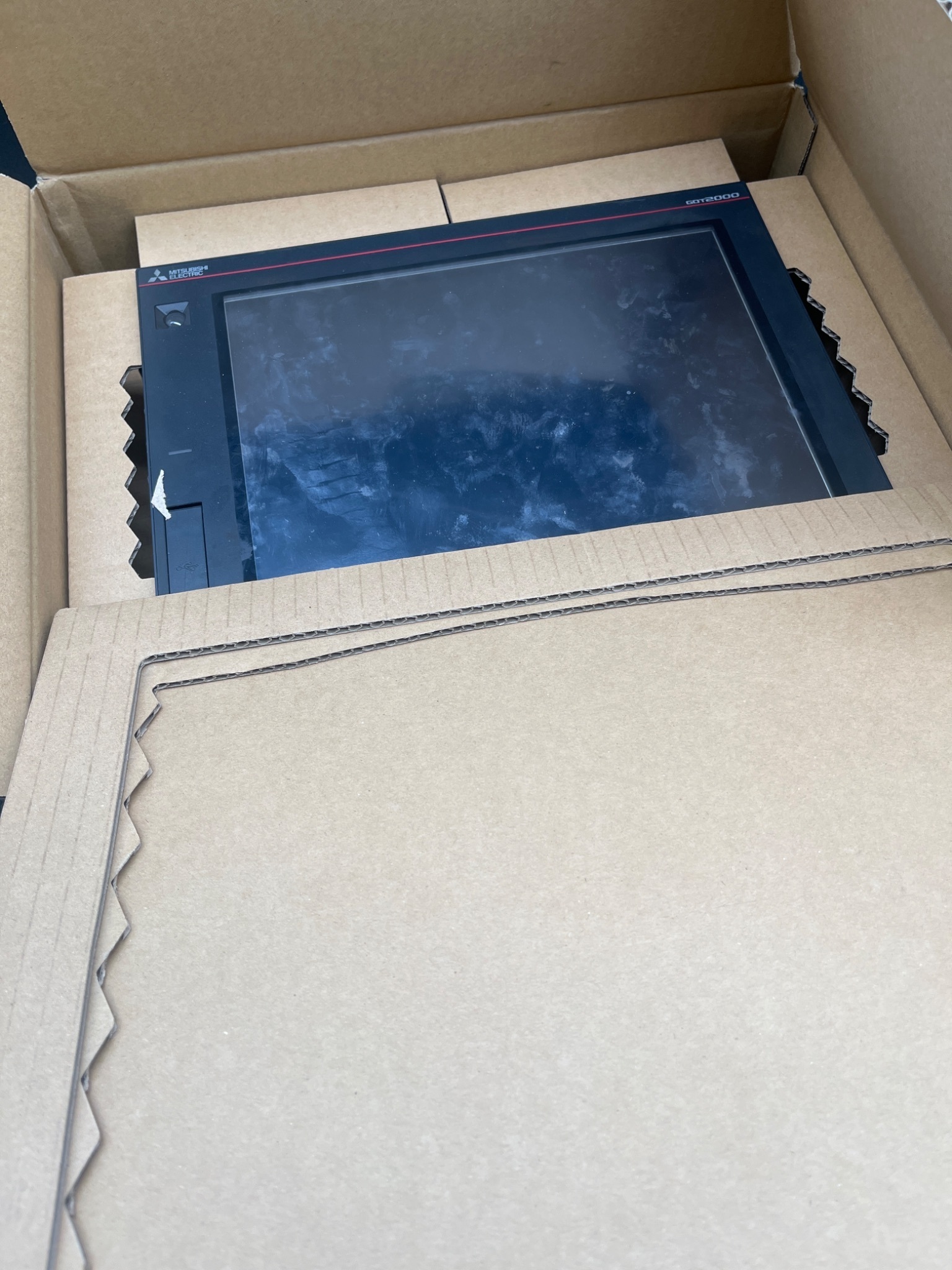 MITSUBISHI ELECTRIC GT2712‑STBA GOT2000 HMI NEW 0