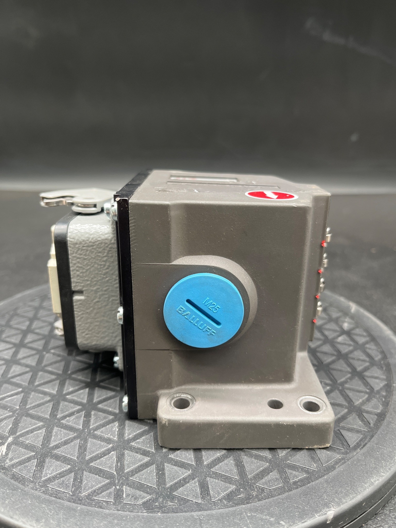 BALLUFF BNS02TN Mechanical Limit Switch USED 1
