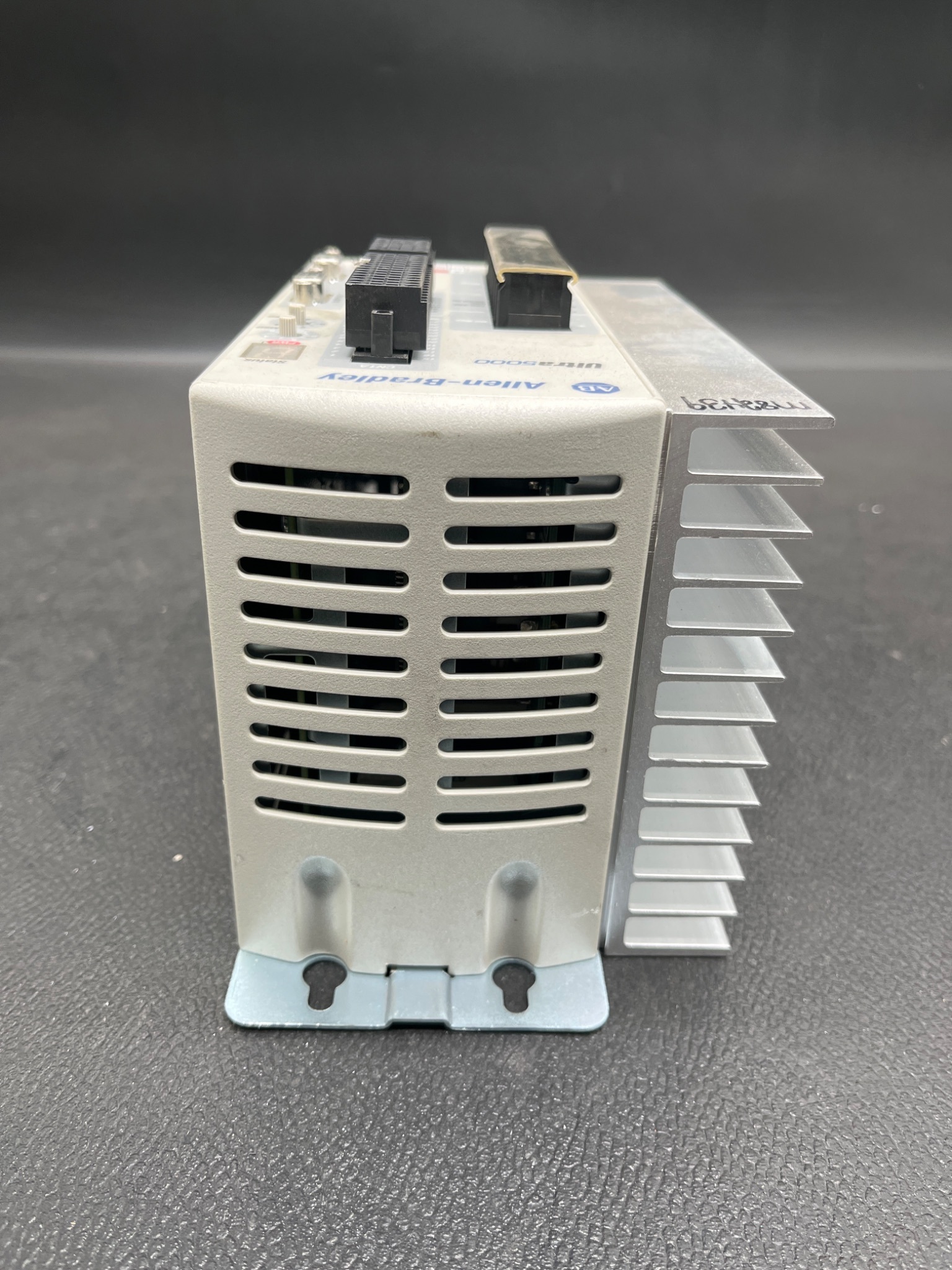 ALLEN‑BRADLEY 2098‑IPD‑020 Kinetix Power Interface Module USED 3