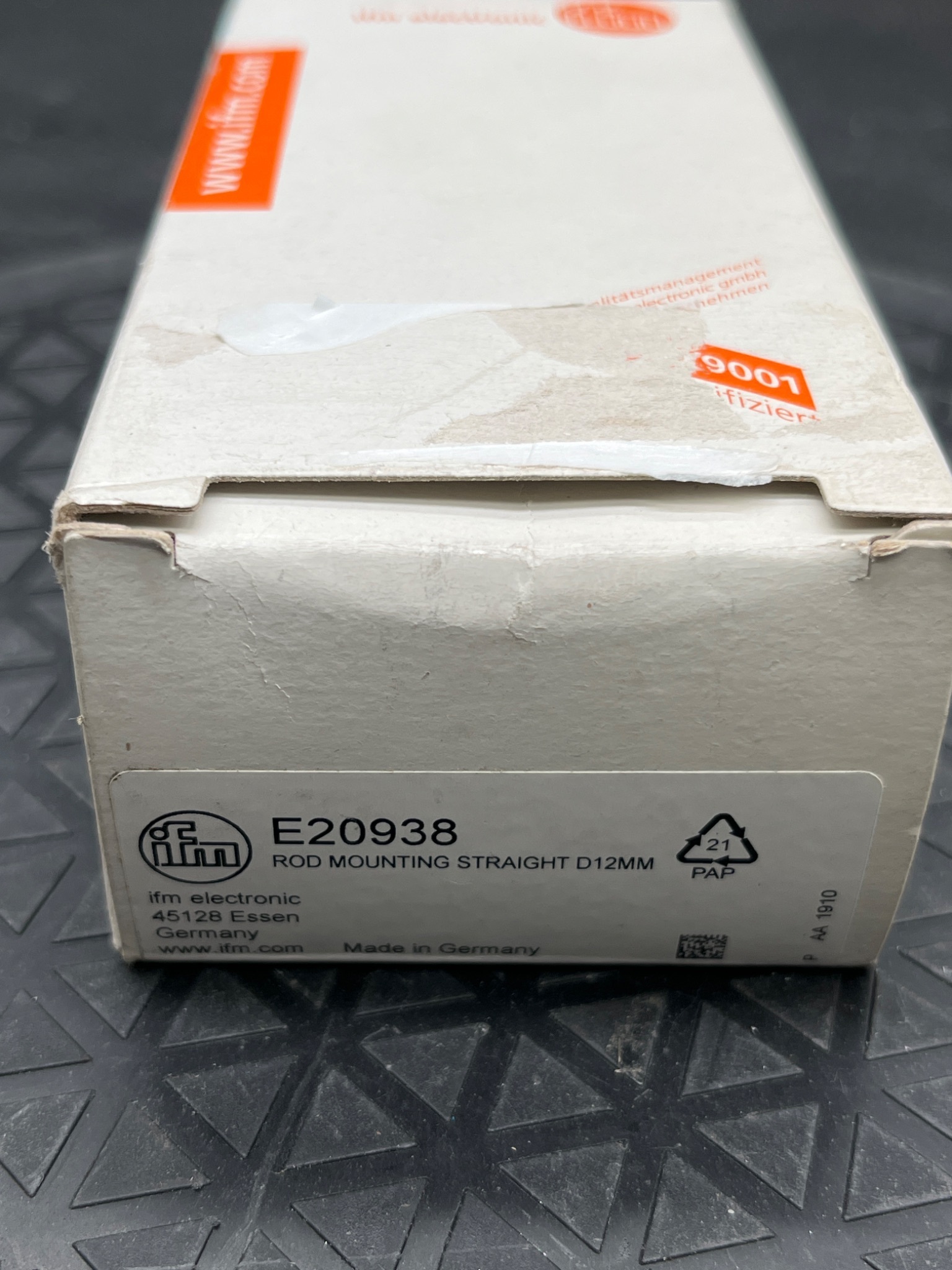 IFM ELECTRONIC E20938 Rod Mounting Straight D12mm NEW 0