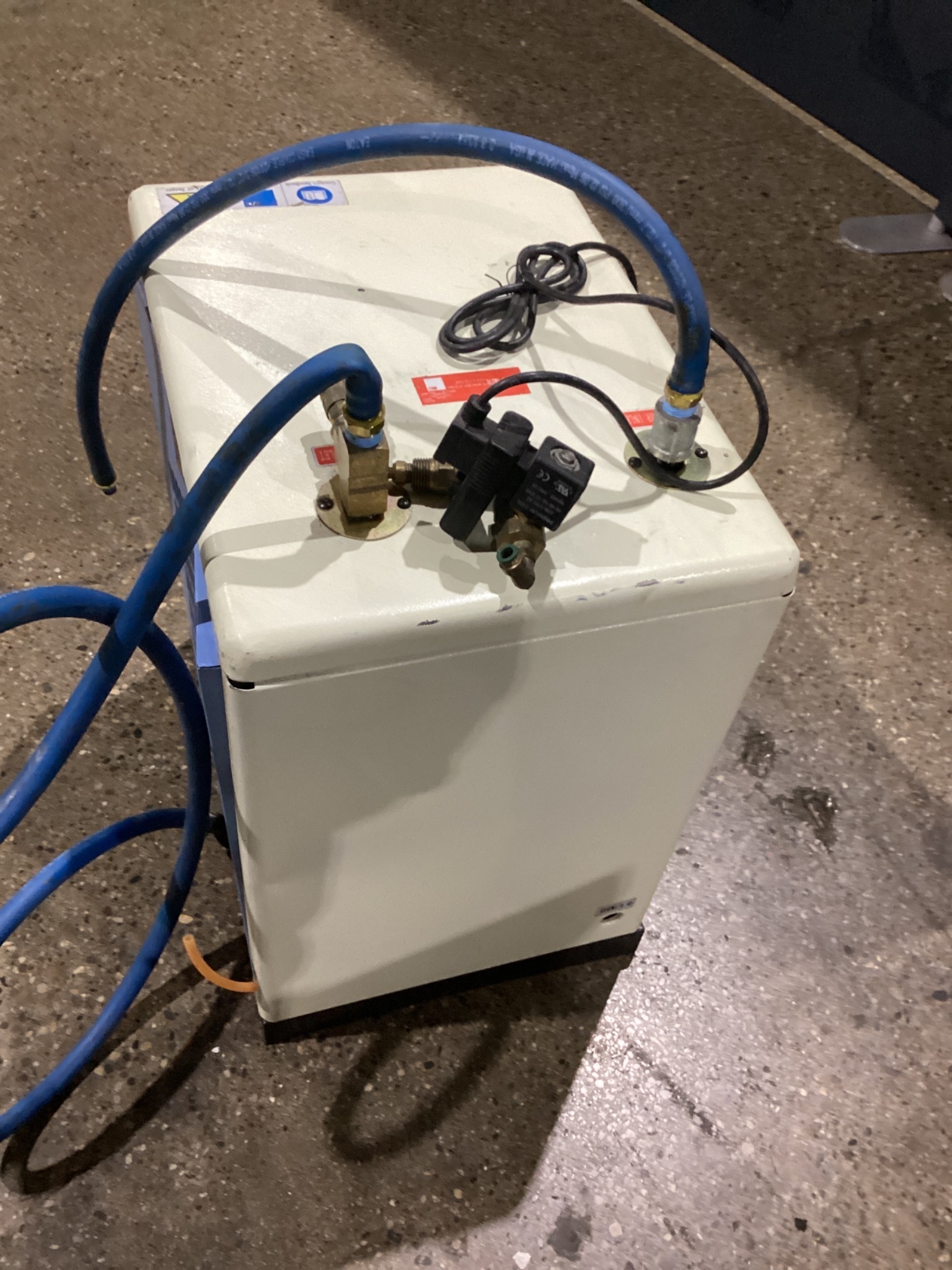 CENTRAL PNEUMATIC 40211 Compressed Air Dryer USED 2
