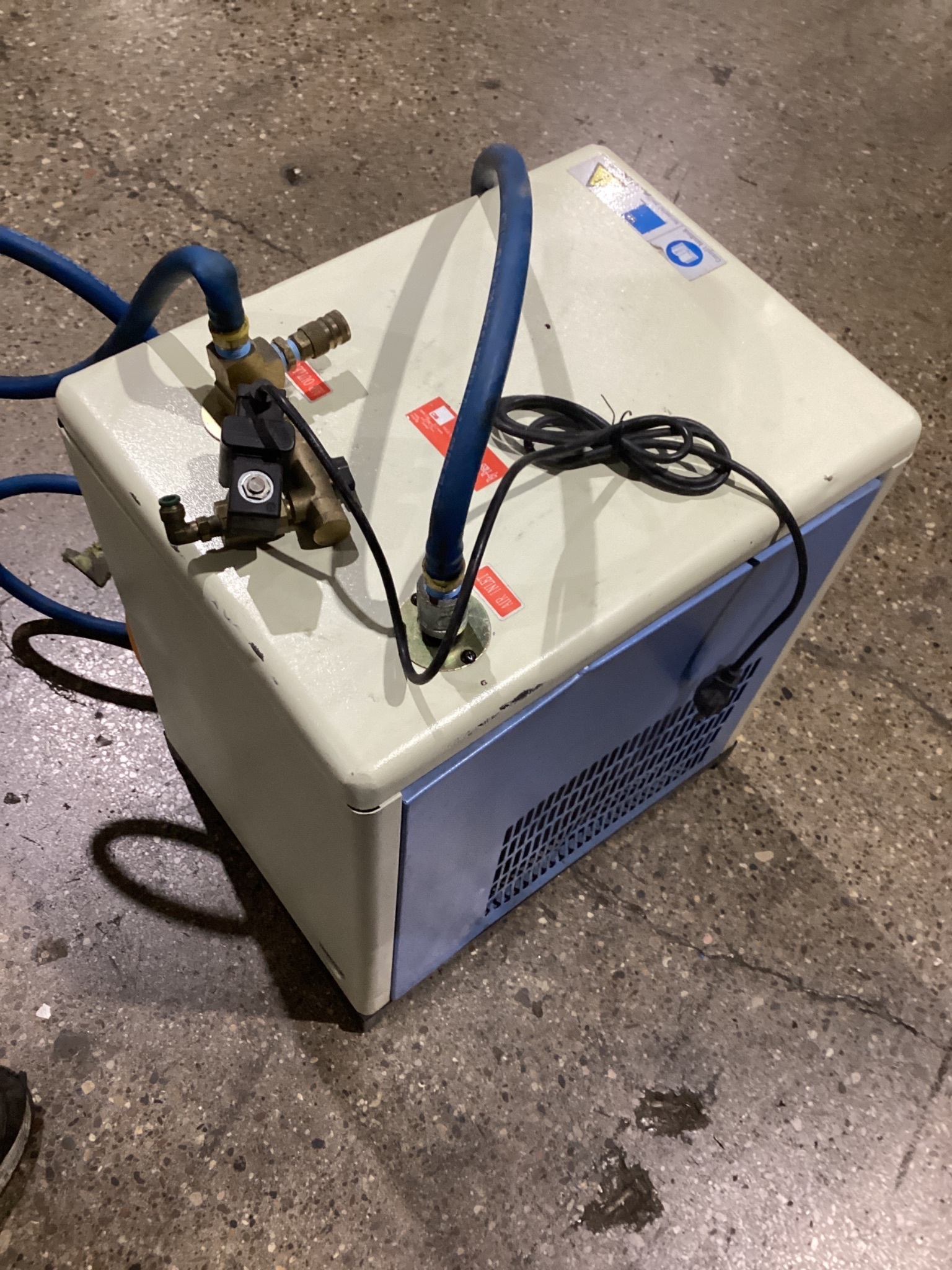 CENTRAL PNEUMATIC 40211 Compressed Air Dryer USED 3