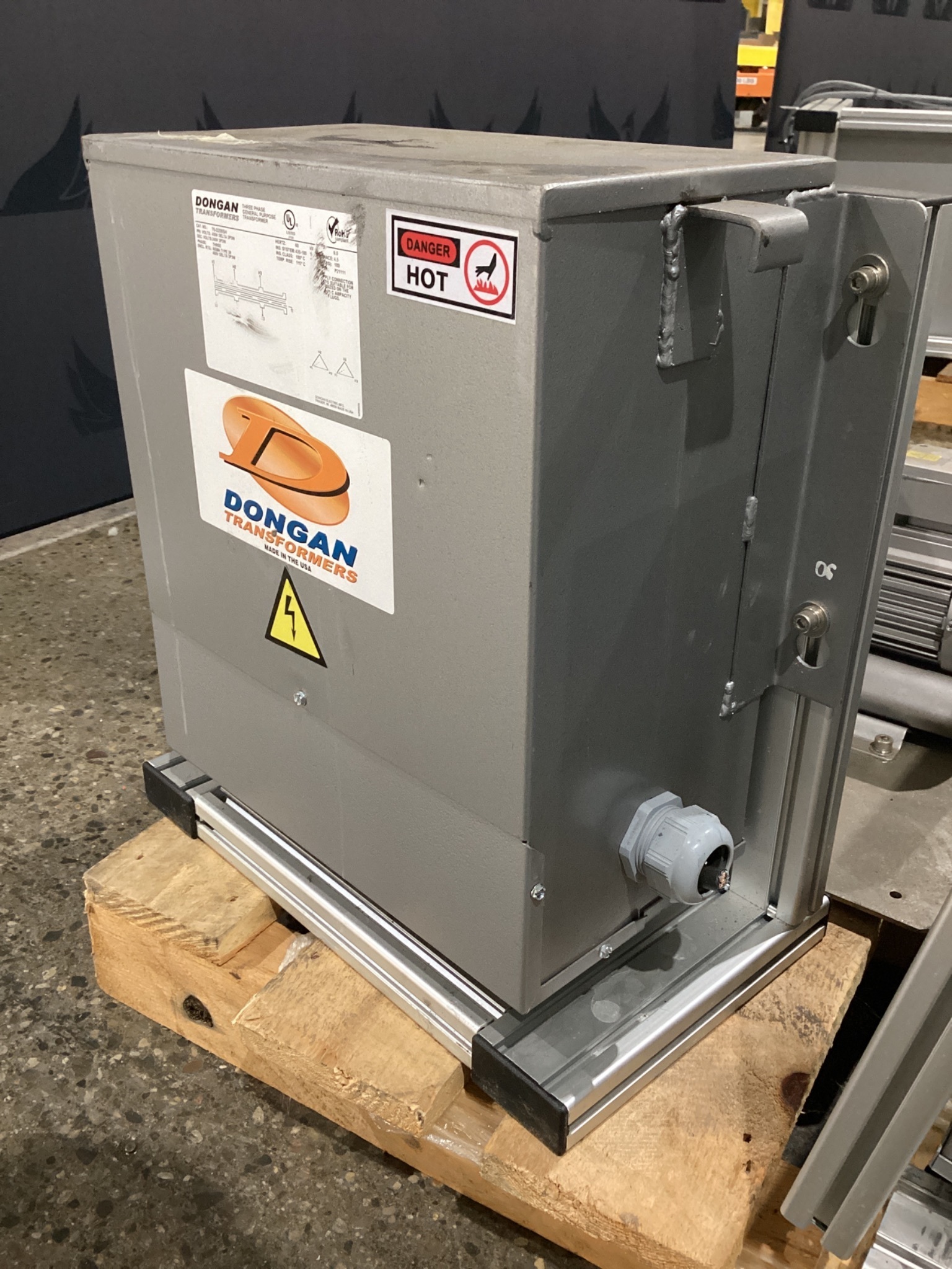 DONGAN 76‑0209SH 9 KVA Transformer 480V - 240V USED 1
