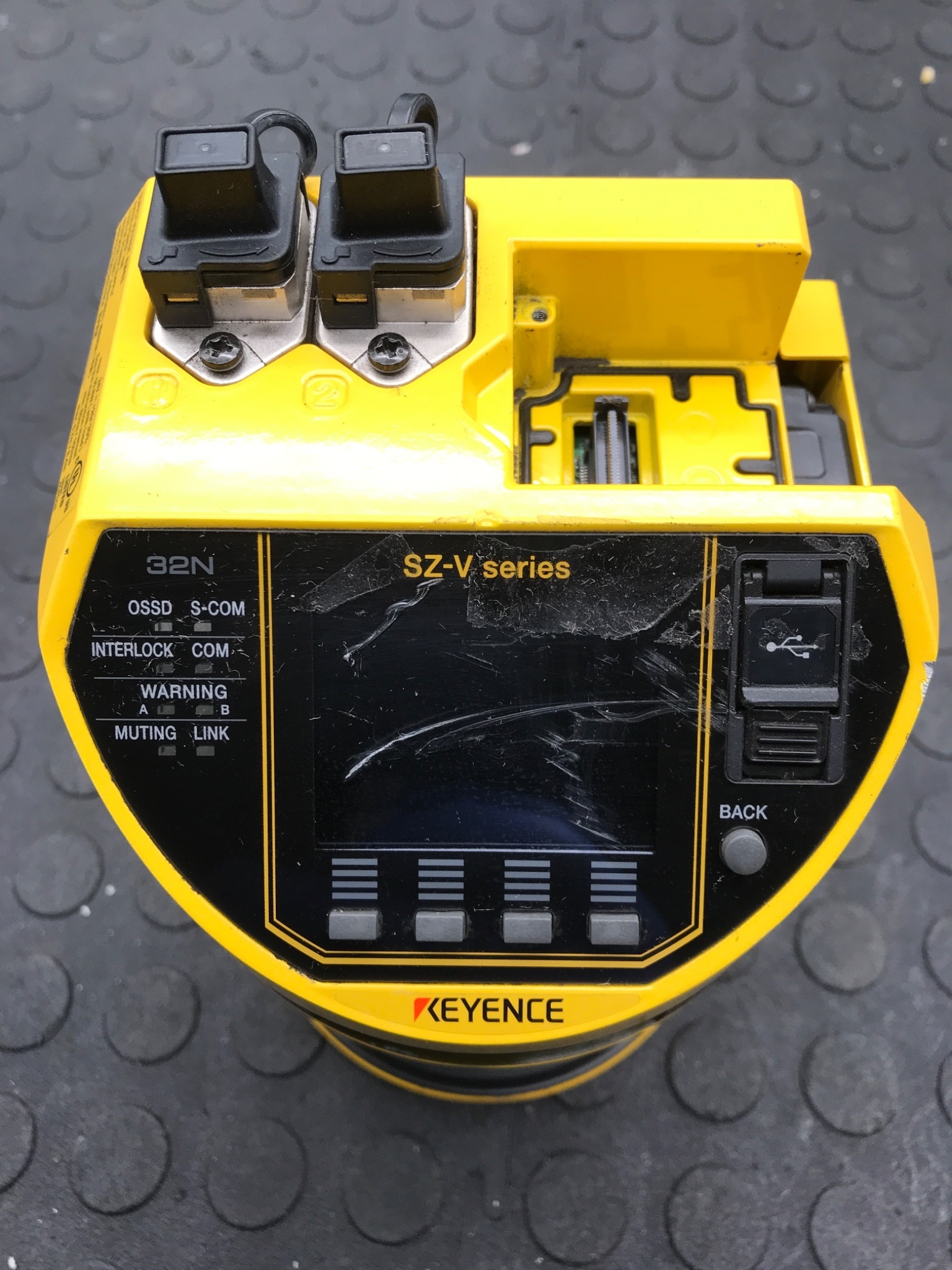 KEYENCE SZ‑V32NX Safety Laser Scanner USED 1