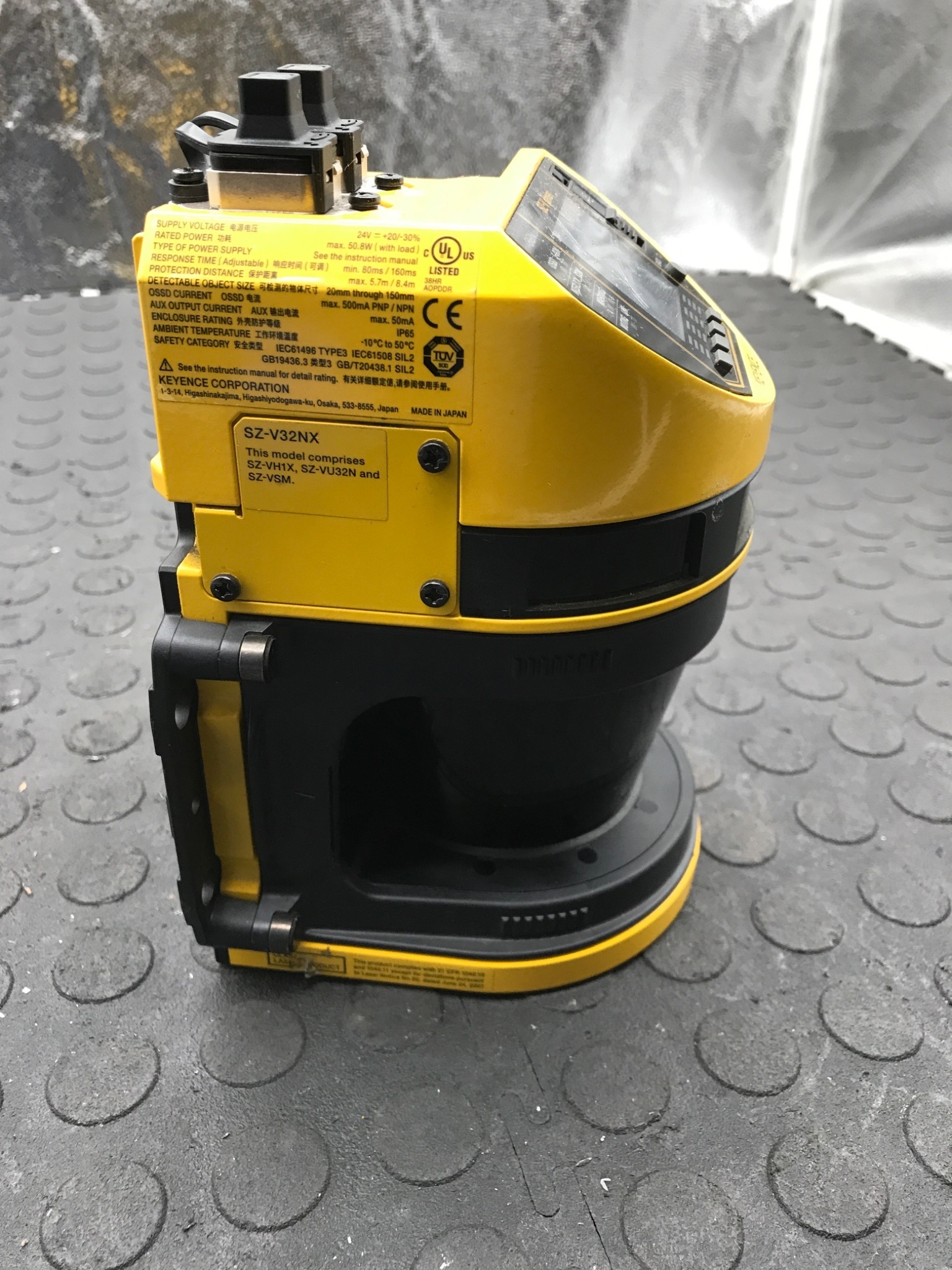 KEYENCE SZ‑V32NX Safety Laser Scanner USED 2