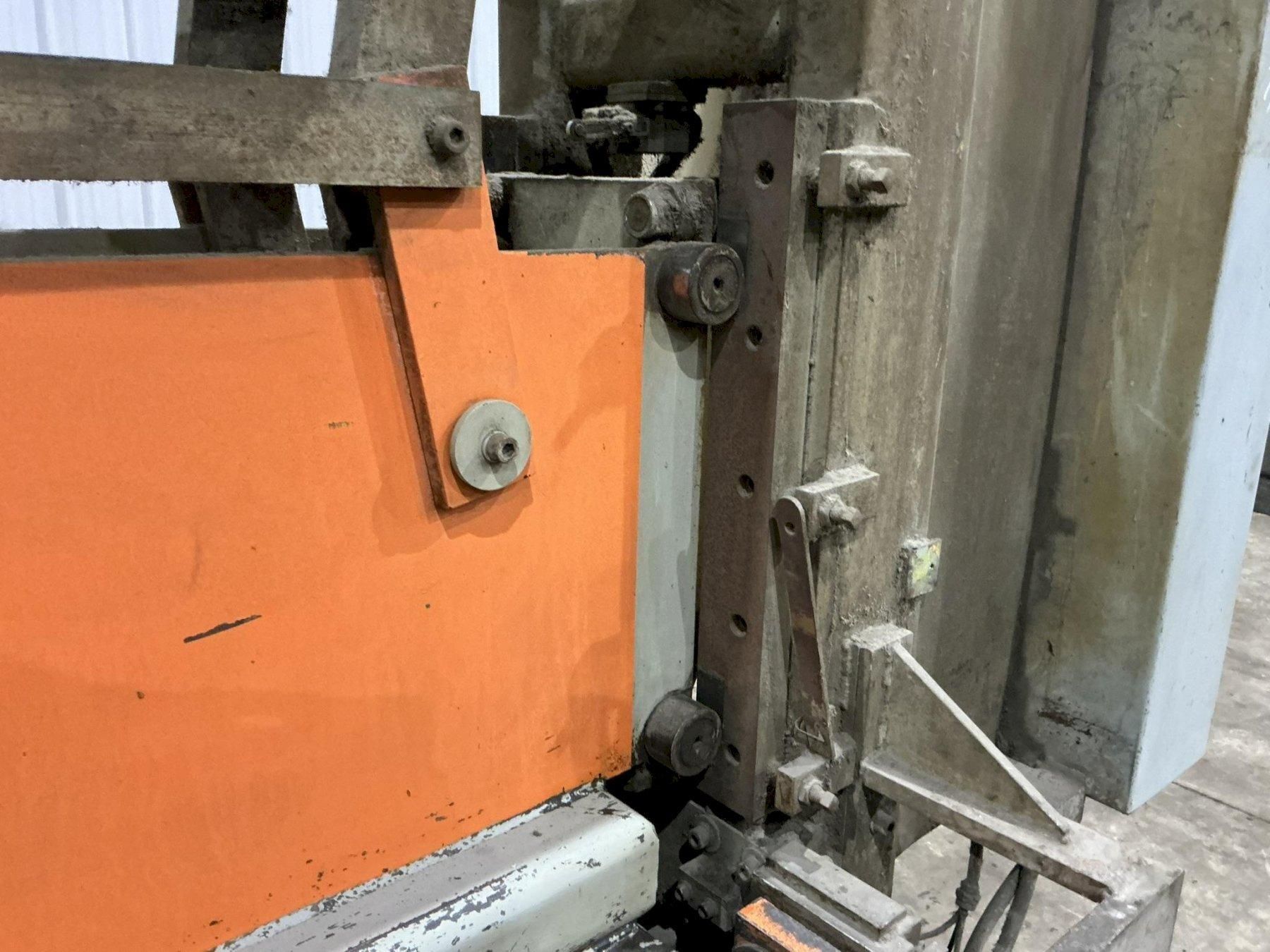 AMT ACE 60 Inch Machine Tool Brake Toe Bender USED 14