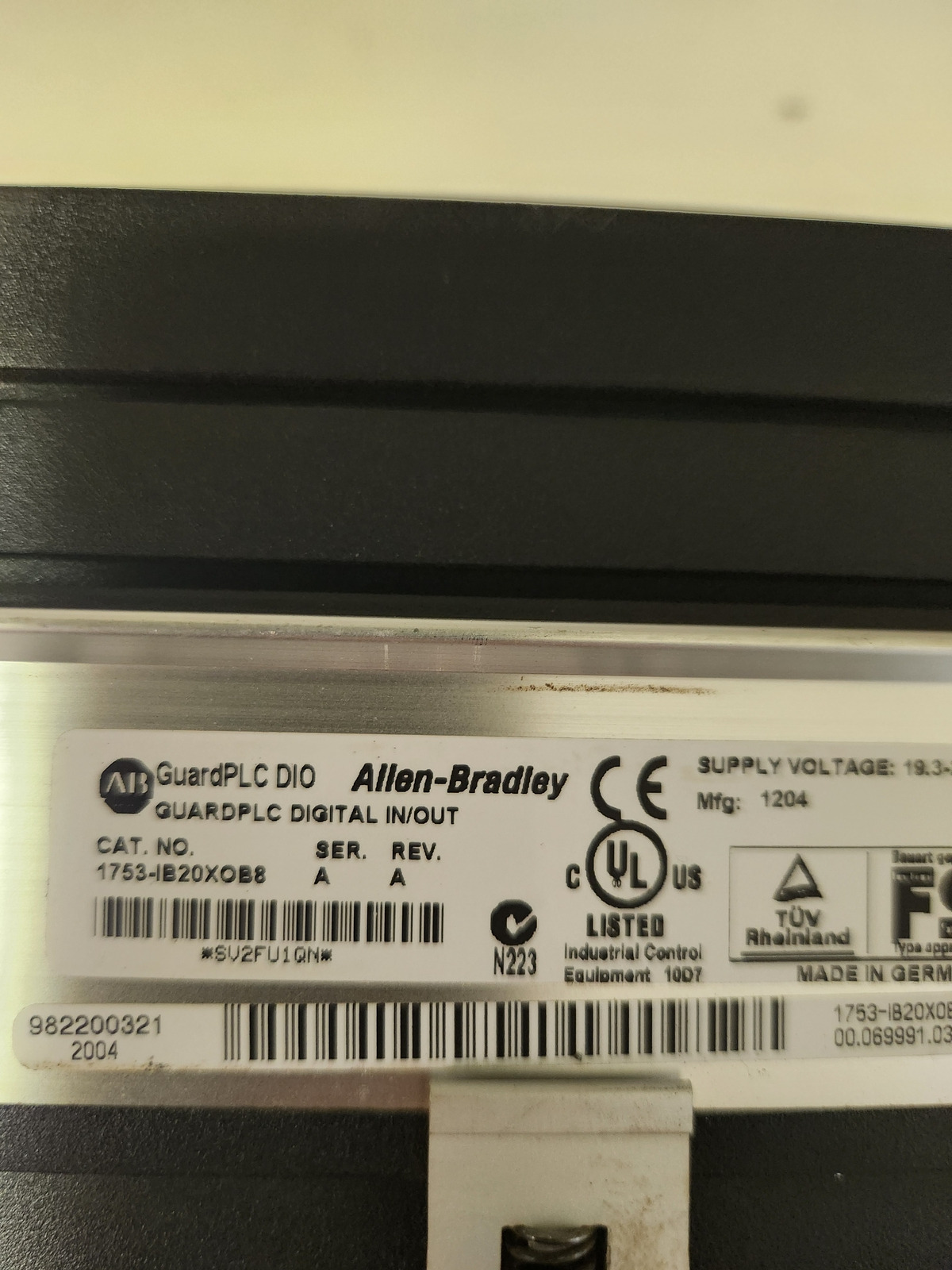 ALLEN‑BRADLEY 1753‑IB20XOB8/A GuardPLC Safety I/O Module USED 1