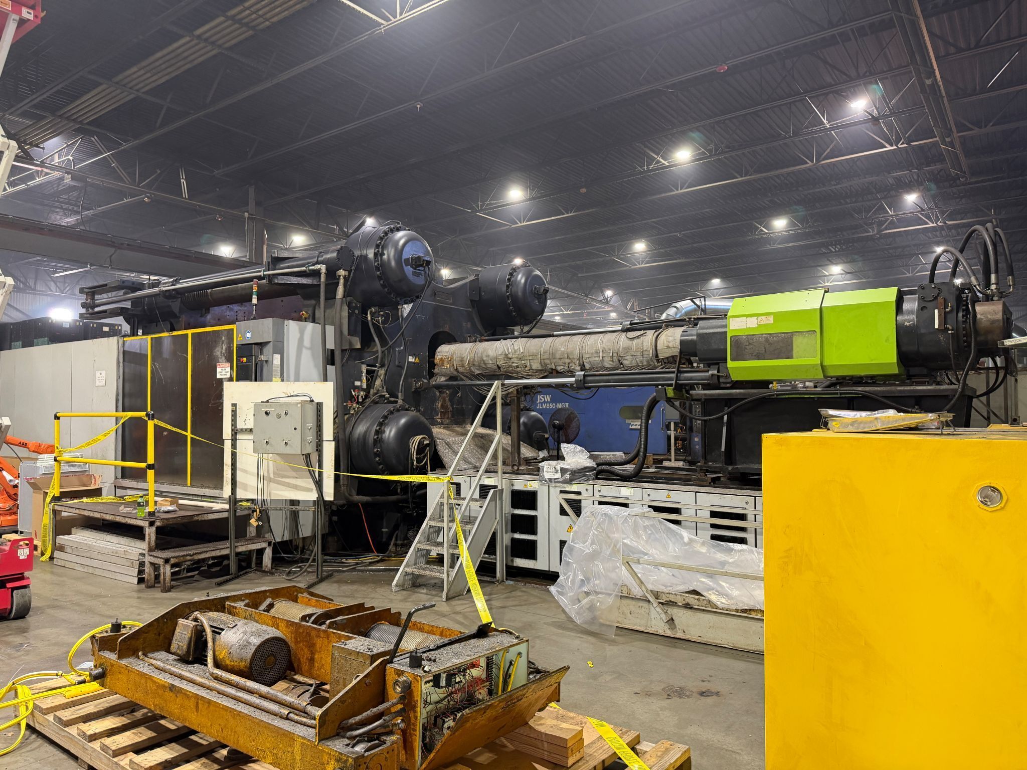 ENGEL DUO 23050/3200 PRO Two Platen Injection Molding Machine USED 4
