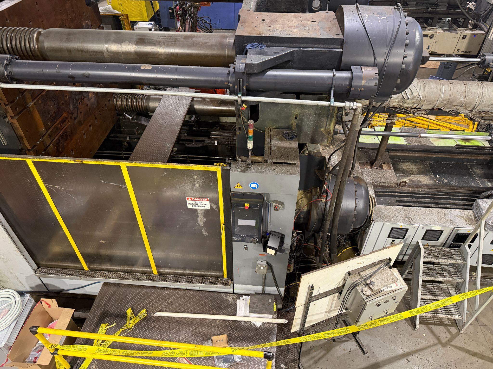 ENGEL DUO 23050/3200 PRO Two Platen Injection Molding Machine USED 7