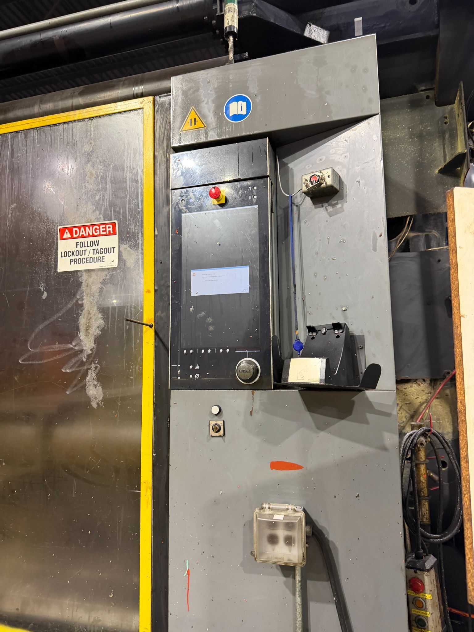 ENGEL DUO 23050/3200 PRO Two Platen Injection Molding Machine USED 6