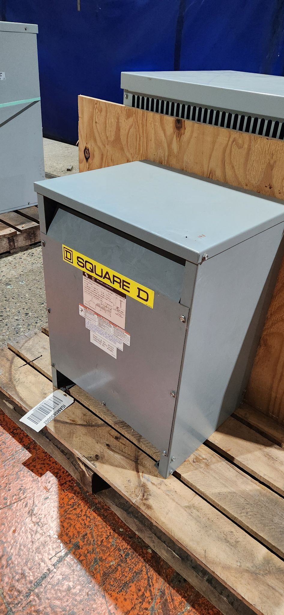 SQUARE D EE15T3H 15 kVA Three Phase Transformer NEW 2