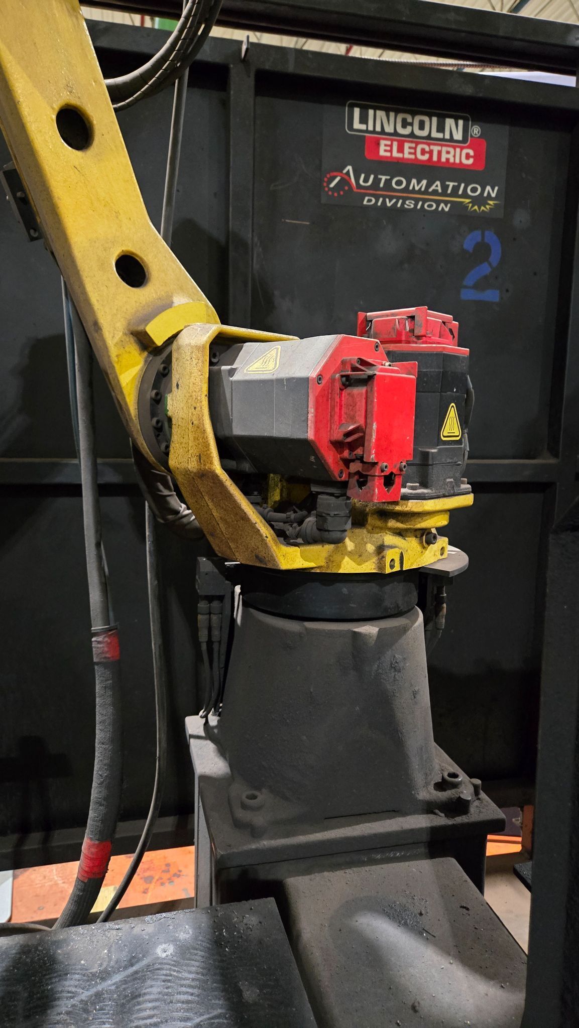 Lincoln Electric SYSTEM 30 Weld Cell w/ Fanuc Robot and Controls USED - AS IS 9