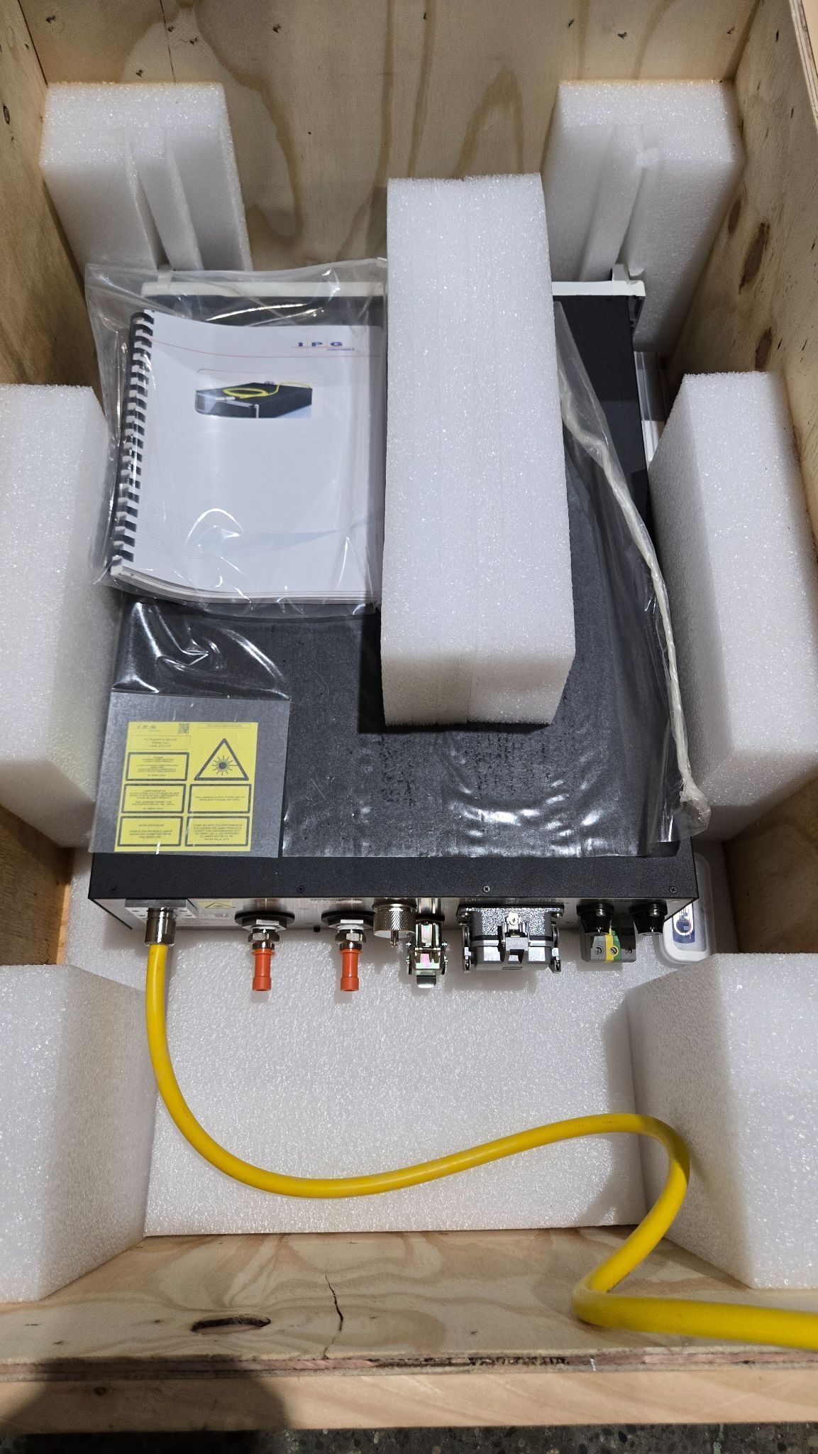 IPG YLR-1000-MM-WC FIBER LASER NEW 1