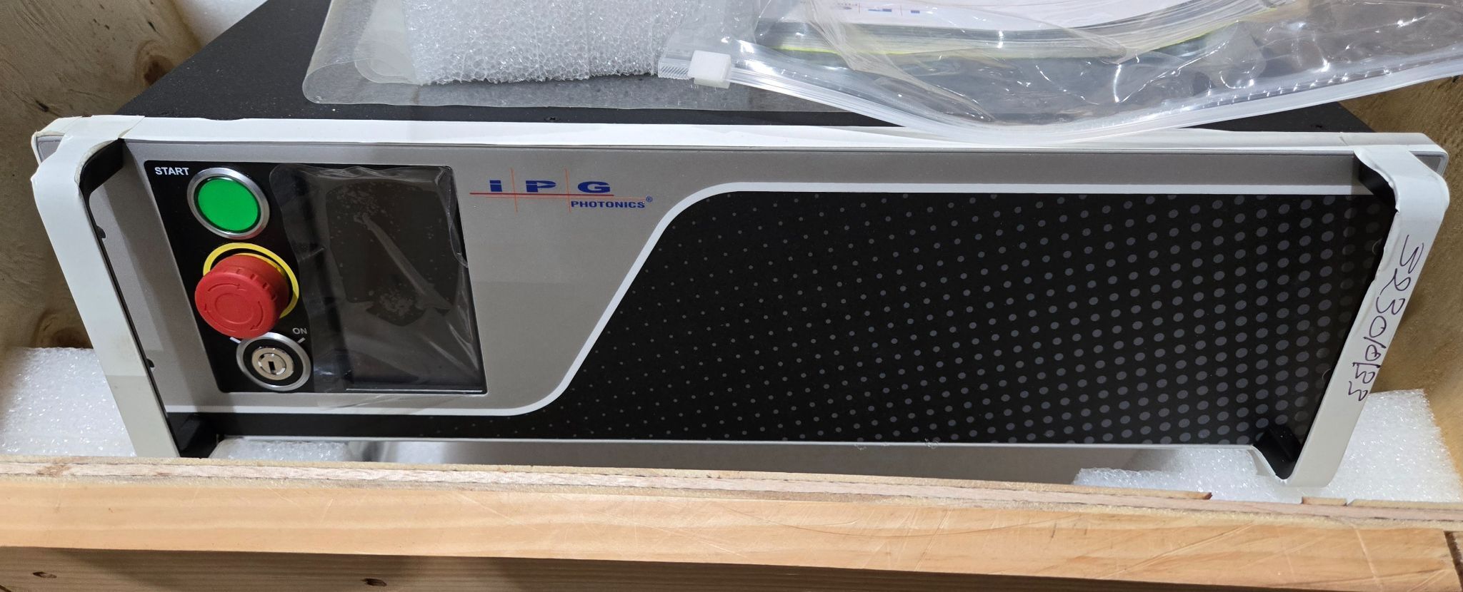IPG YLR-1000-MM-WC FIBER LASER NEW 0