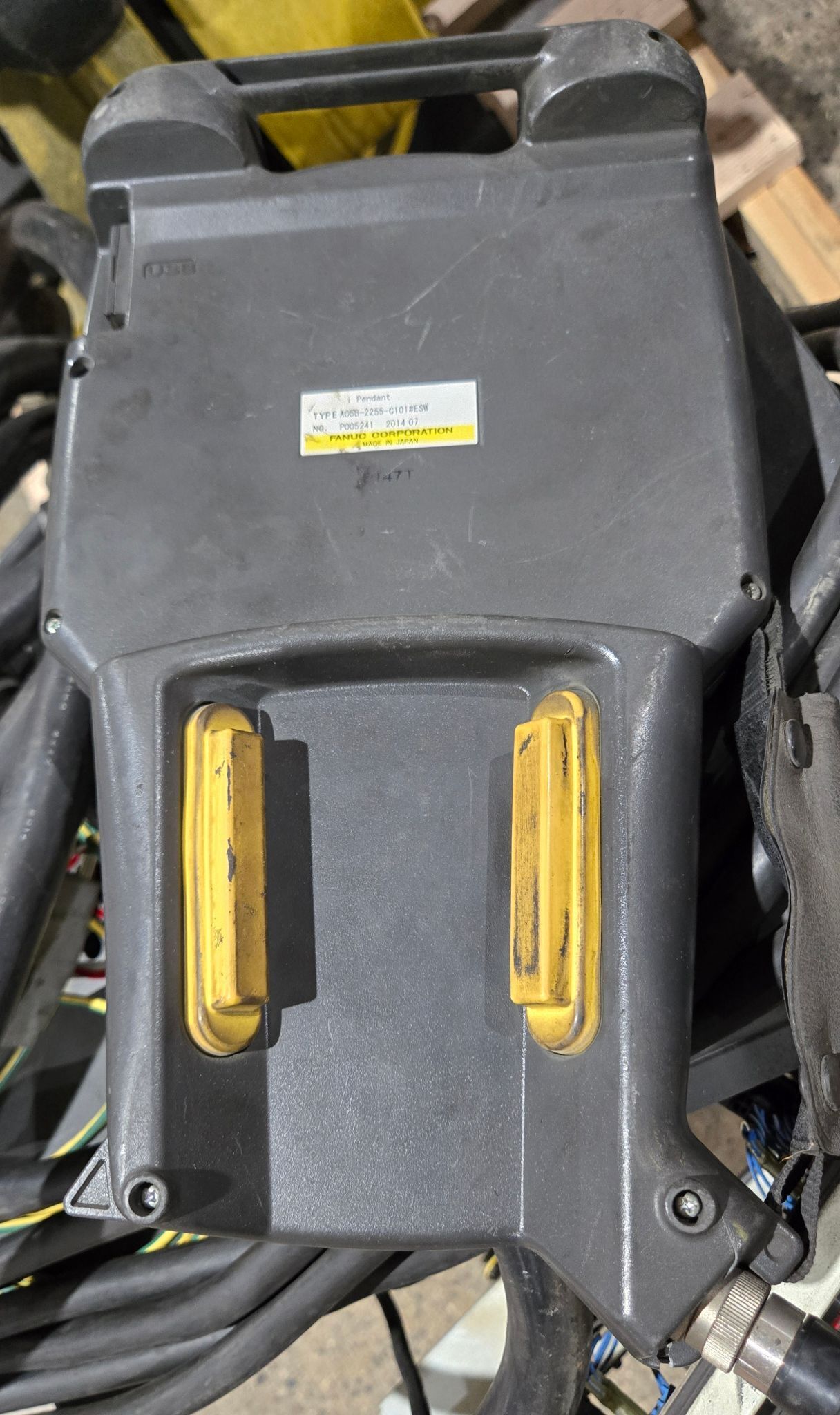 FANUC R-2000IB/210F Complete w/ R-30iB Controls USED - Damaged Pendant 16