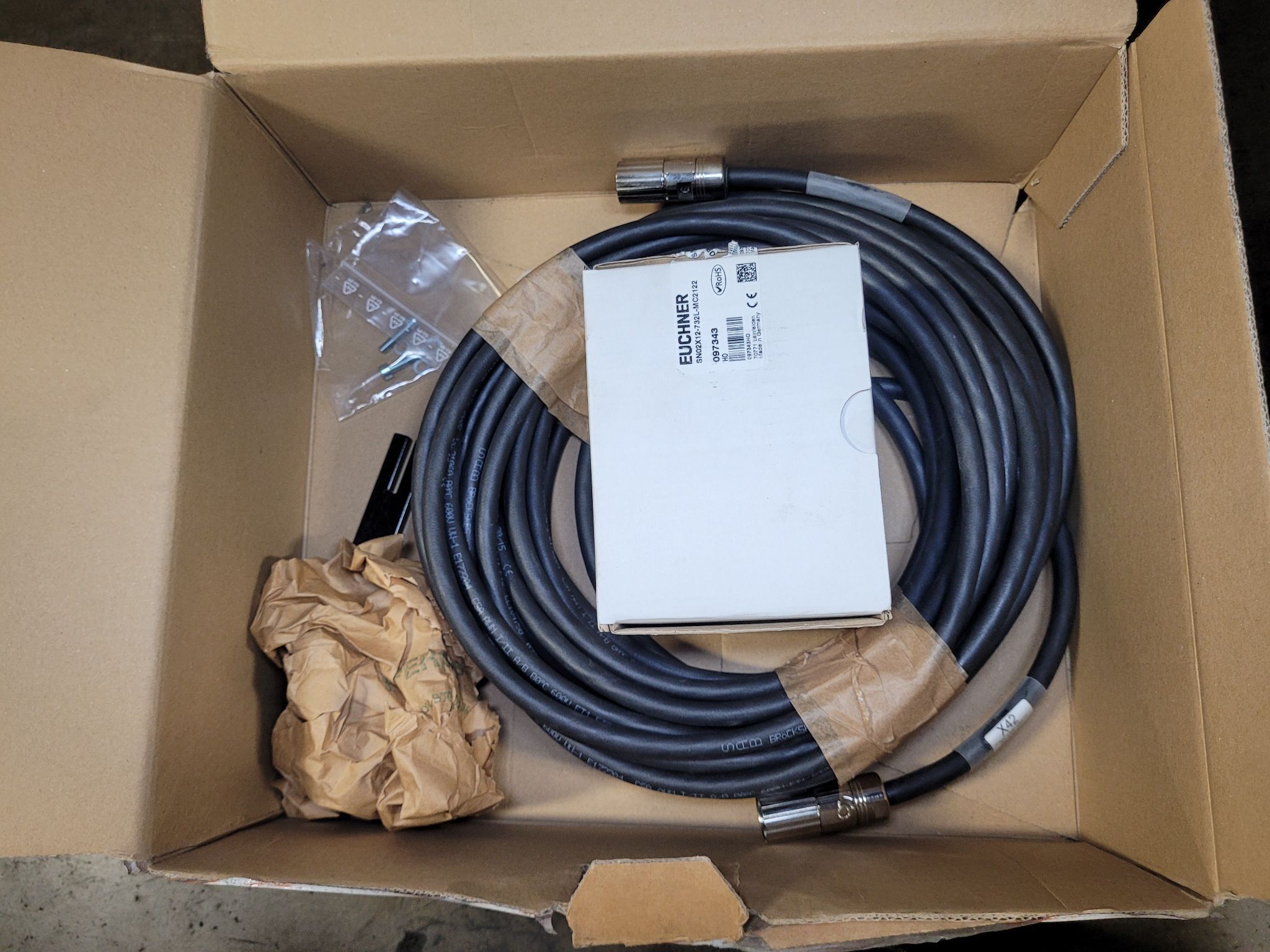 KUKA KR16 L6-2 w/ KR C4 Controls Lincoln R550 Weld Package & TT3A Reamer NEW 23