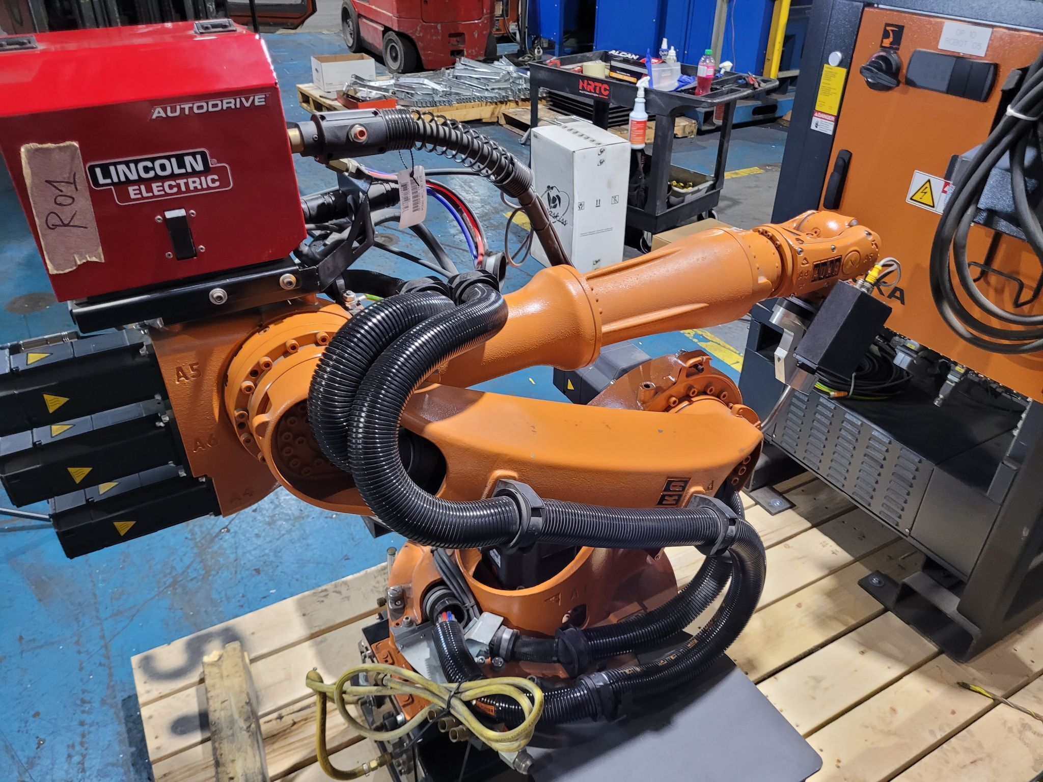 KUKA KR16 L6-2 w/ KR C4 Controls Lincoln R550 Weld Package & TT3A Reamer NEW 2