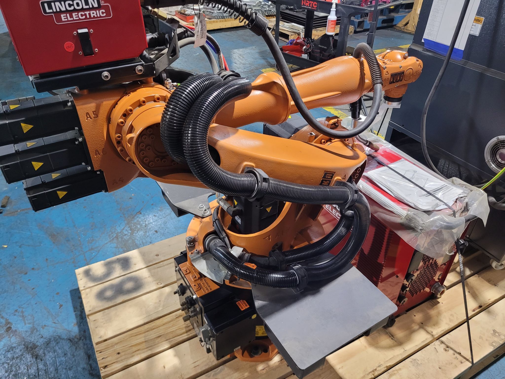 KUKA KR16 L6-2 w/ KR C4 Controls Lincoln R550 Weld Package & TT3A Reamer NEW 2