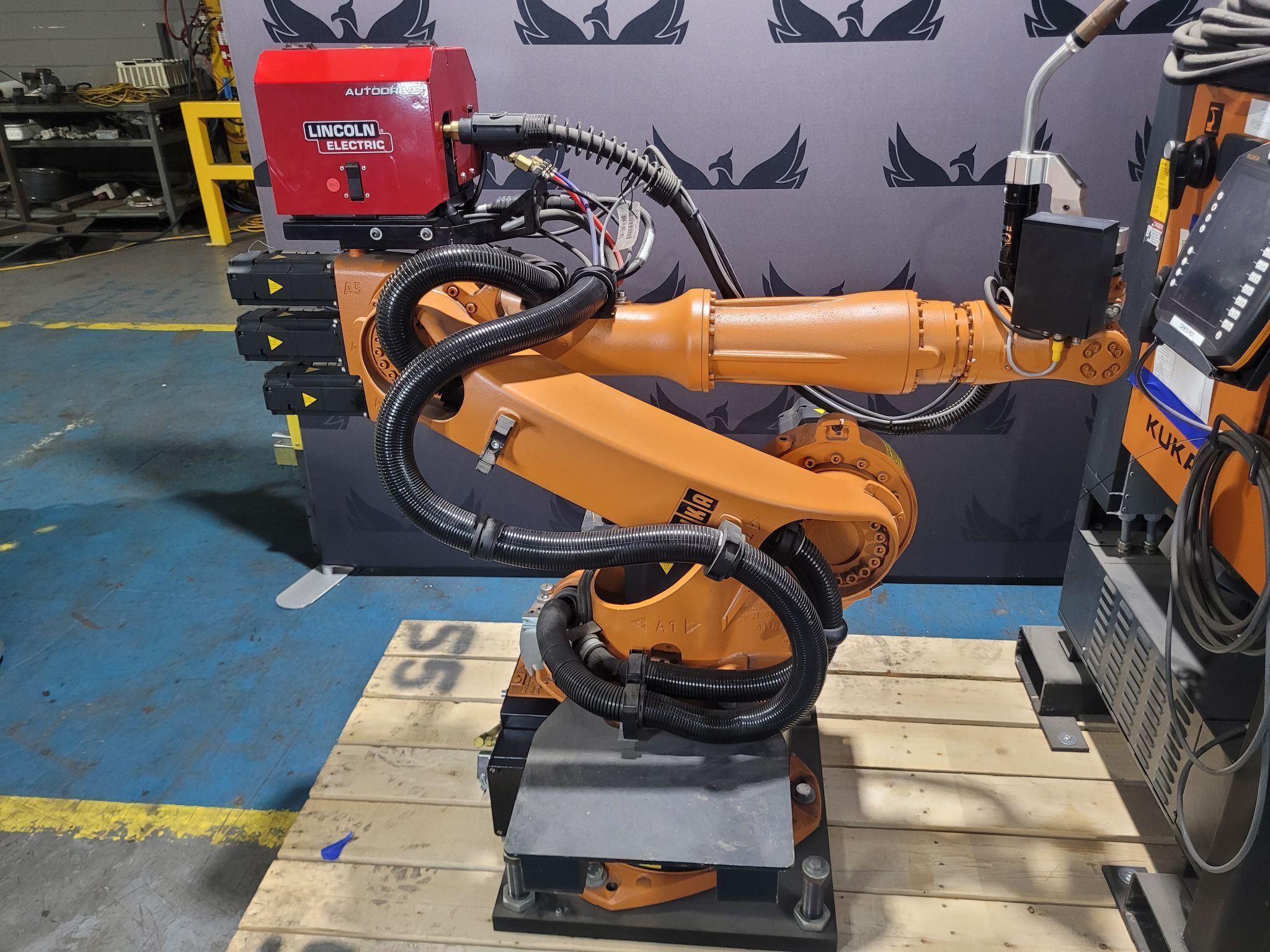 KUKA KR16 L6-2 w/ KR C4 Controls Lincoln R550 Weld Package & TT3A Reamer NEW 2