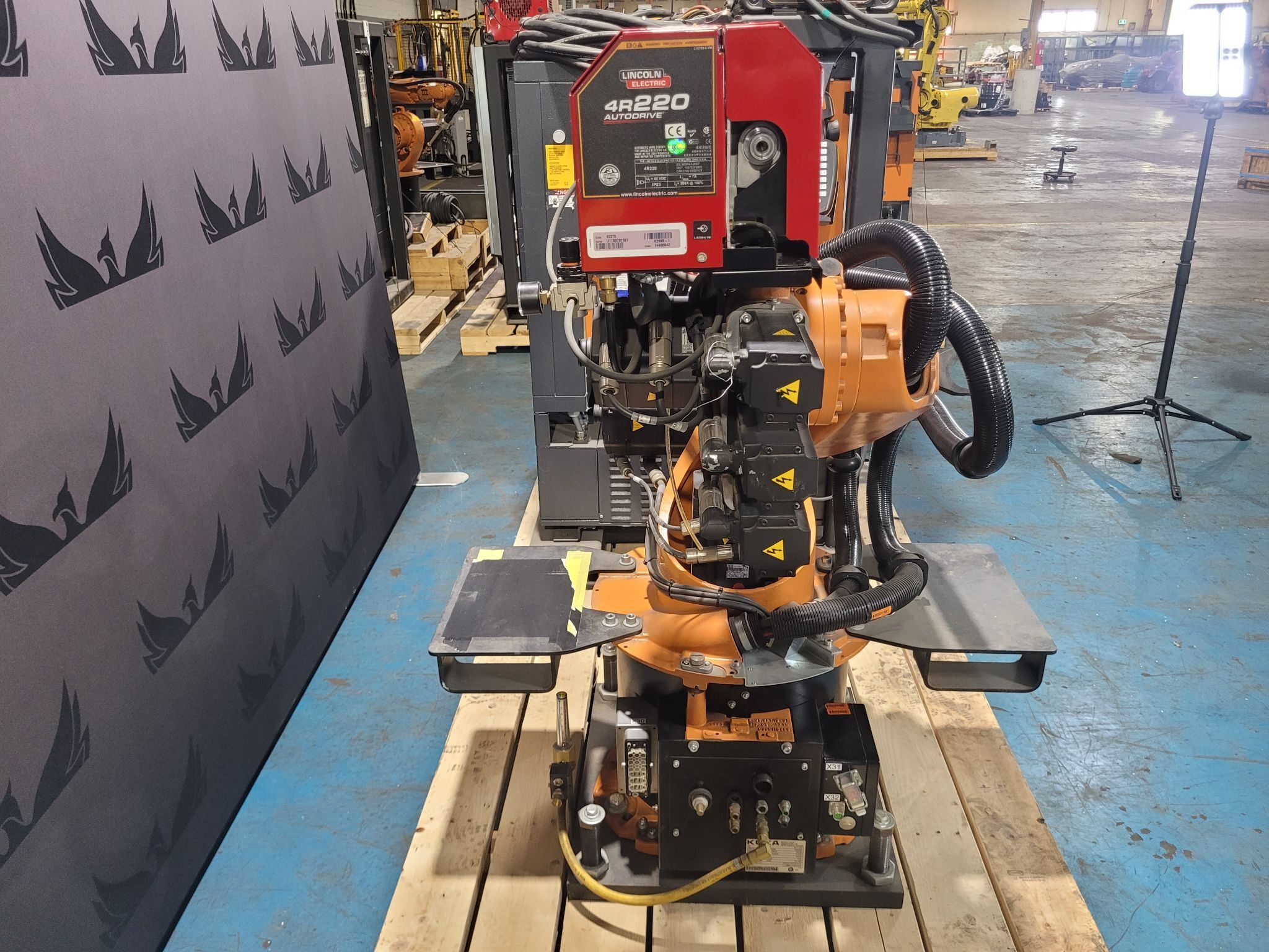 KUKA KR16 L6-2 w/ KR C4 Controls Lincoln R550 Weld Package & TT3A Reamer NEW 5