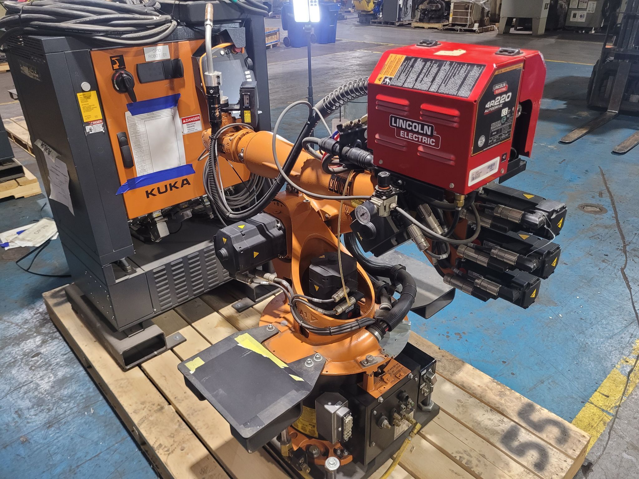KUKA KR16 L6-2 w/ KR C4 Controls Lincoln R550 Weld Package & TT3A Reamer NEW 6