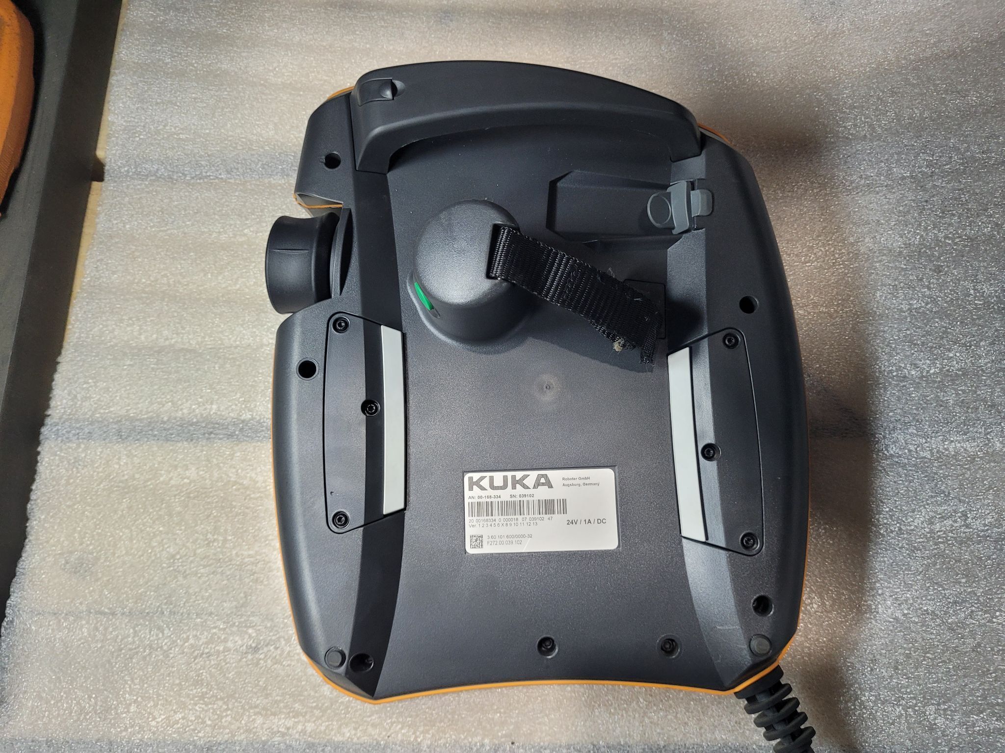 KUKA KR16 L6-2 w/ KR C4 Controls Lincoln R550 Weld Package & TT3A Reamer NEW 18