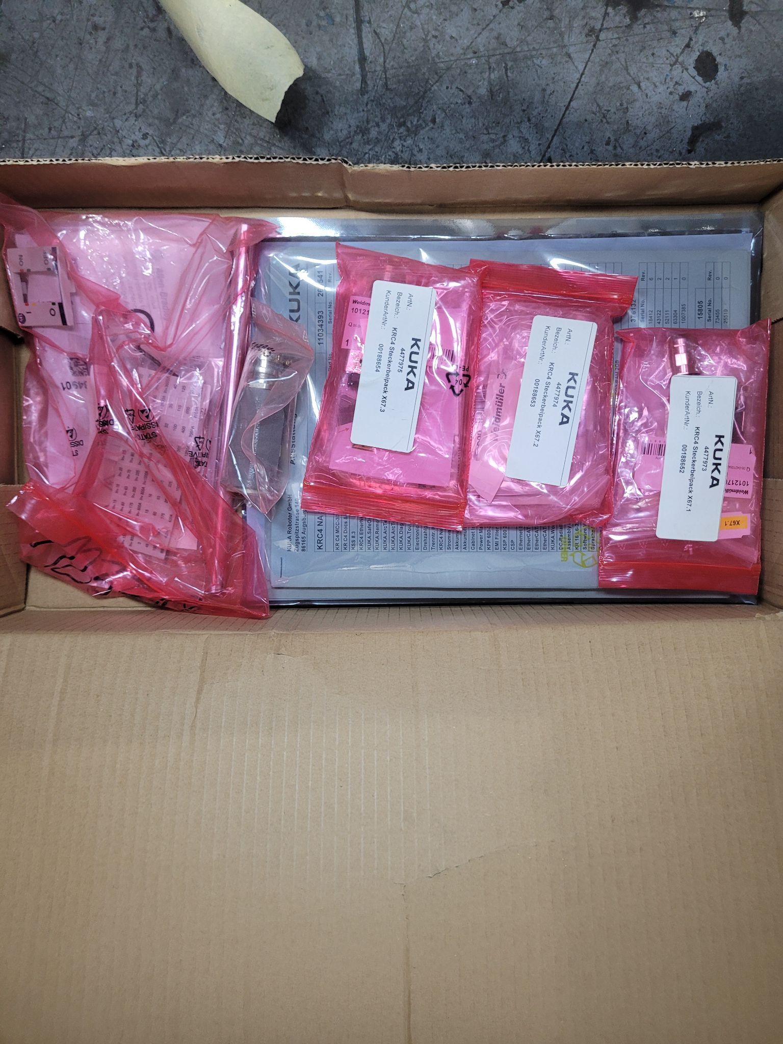 KUKA KR16 L6-2 w/ KR C4 Controls Lincoln R550 Weld Package & TT3A Reamer NEW 22