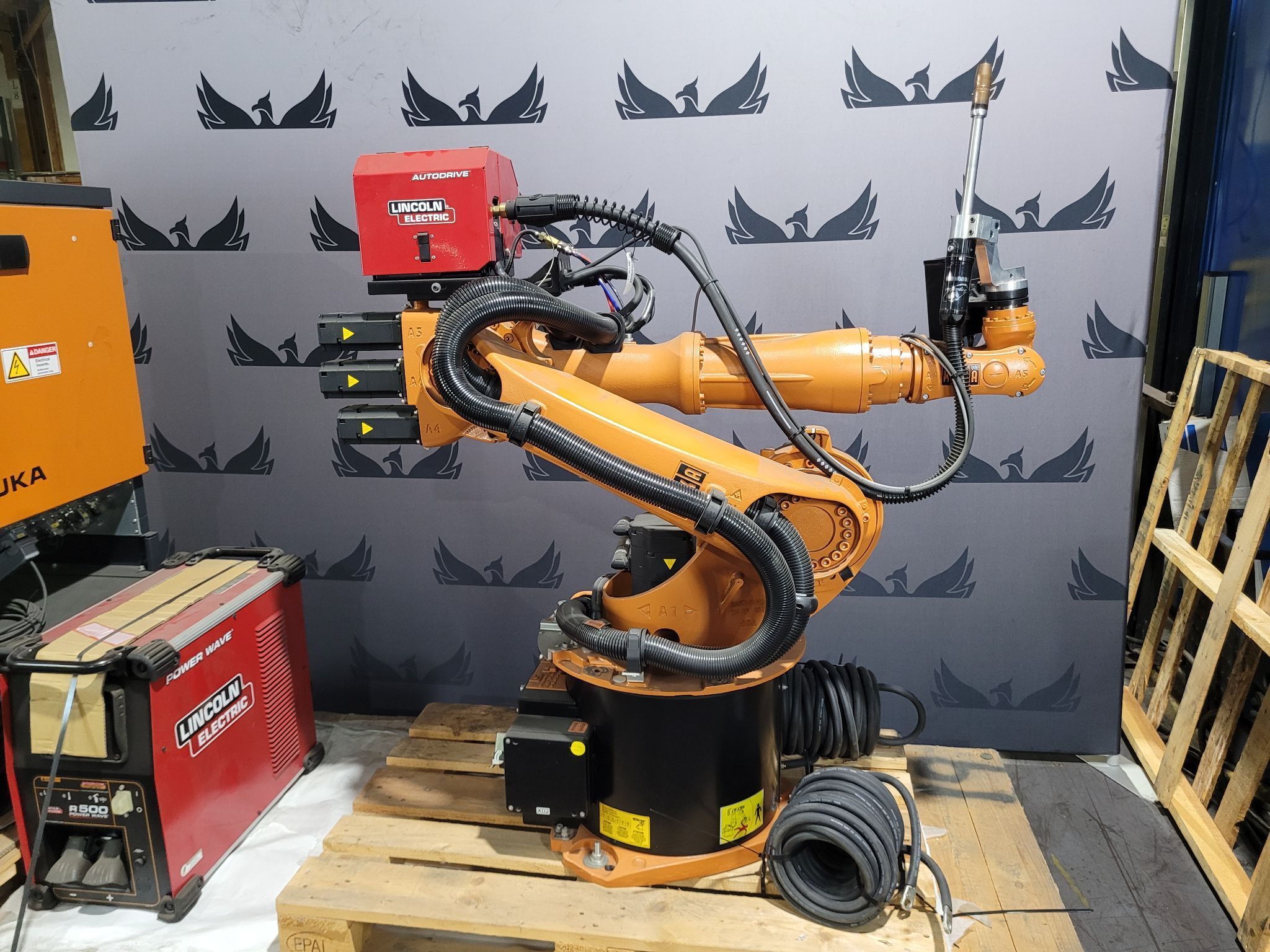 KUKA KR16 L6-2 w/ KR C4 Controls Lincoln R550 Weld Package & TT3A Reamer NEW 1