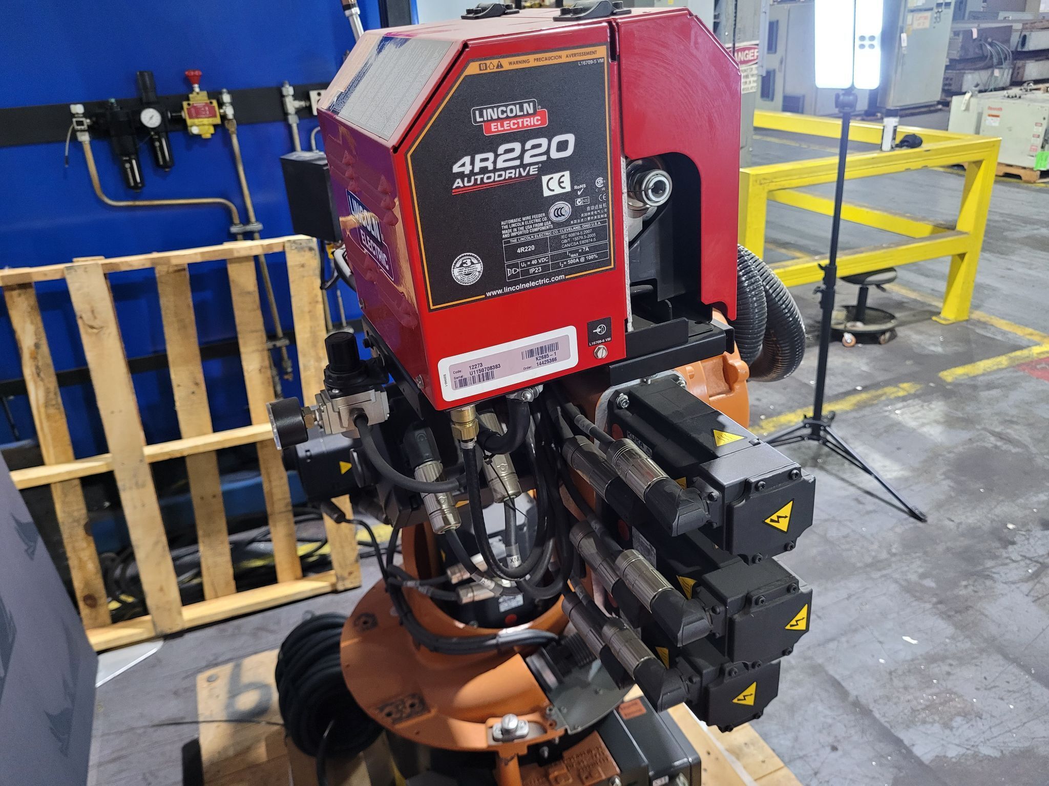 KUKA KR16 L6-2 w/ KR C4 Controls Lincoln R550 Weld Package & TT3A Reamer NEW 4