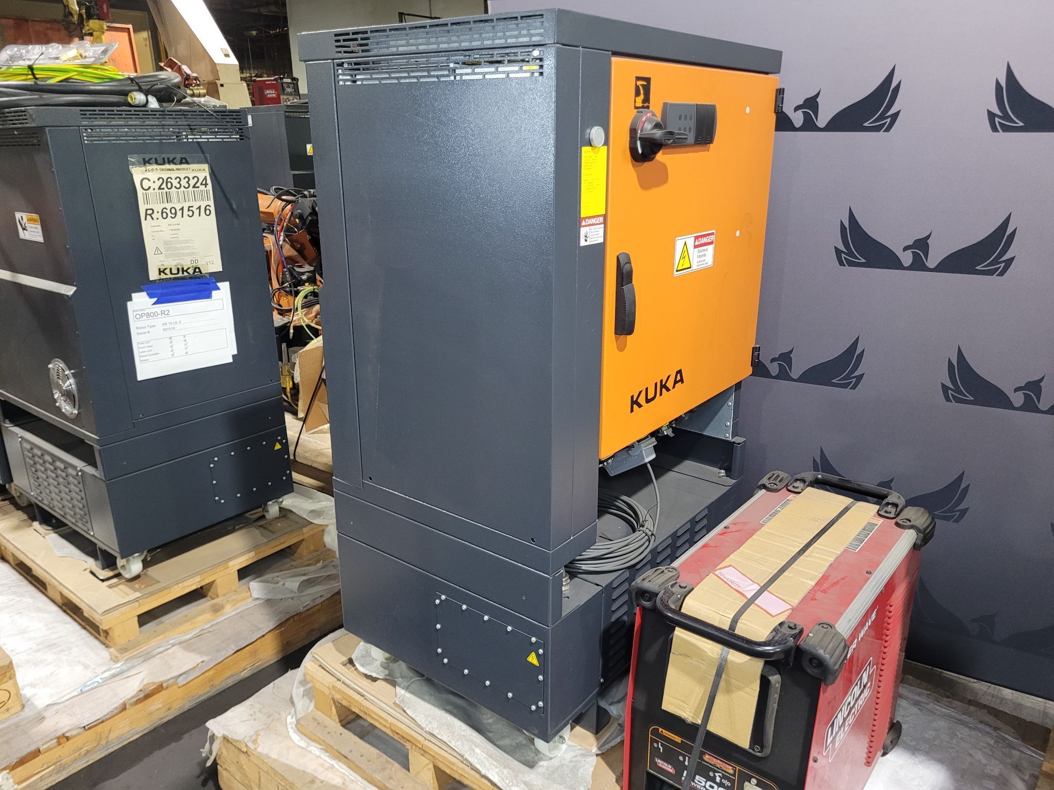 KUKA KR16 L6-2 w/ KR C4 Controls Lincoln R550 Weld Package & TT3A Reamer NEW 8