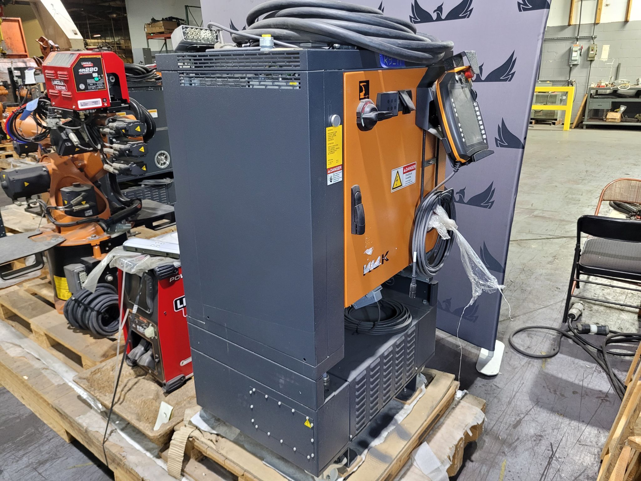 KUKA KR16 L6-2 w/ KR C4 Controls Lincoln R550 Weld Package & TT3A Reamer NEW 8