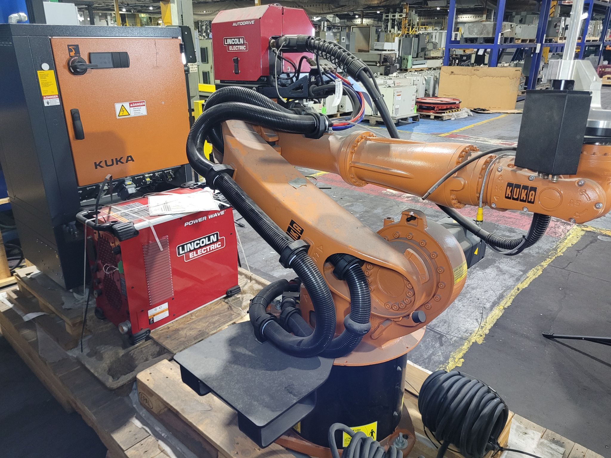 KUKA KR16 L6-2 w/ KR C4 Controls Lincoln R550 Weld Package & TT3A Reamer NEW 5