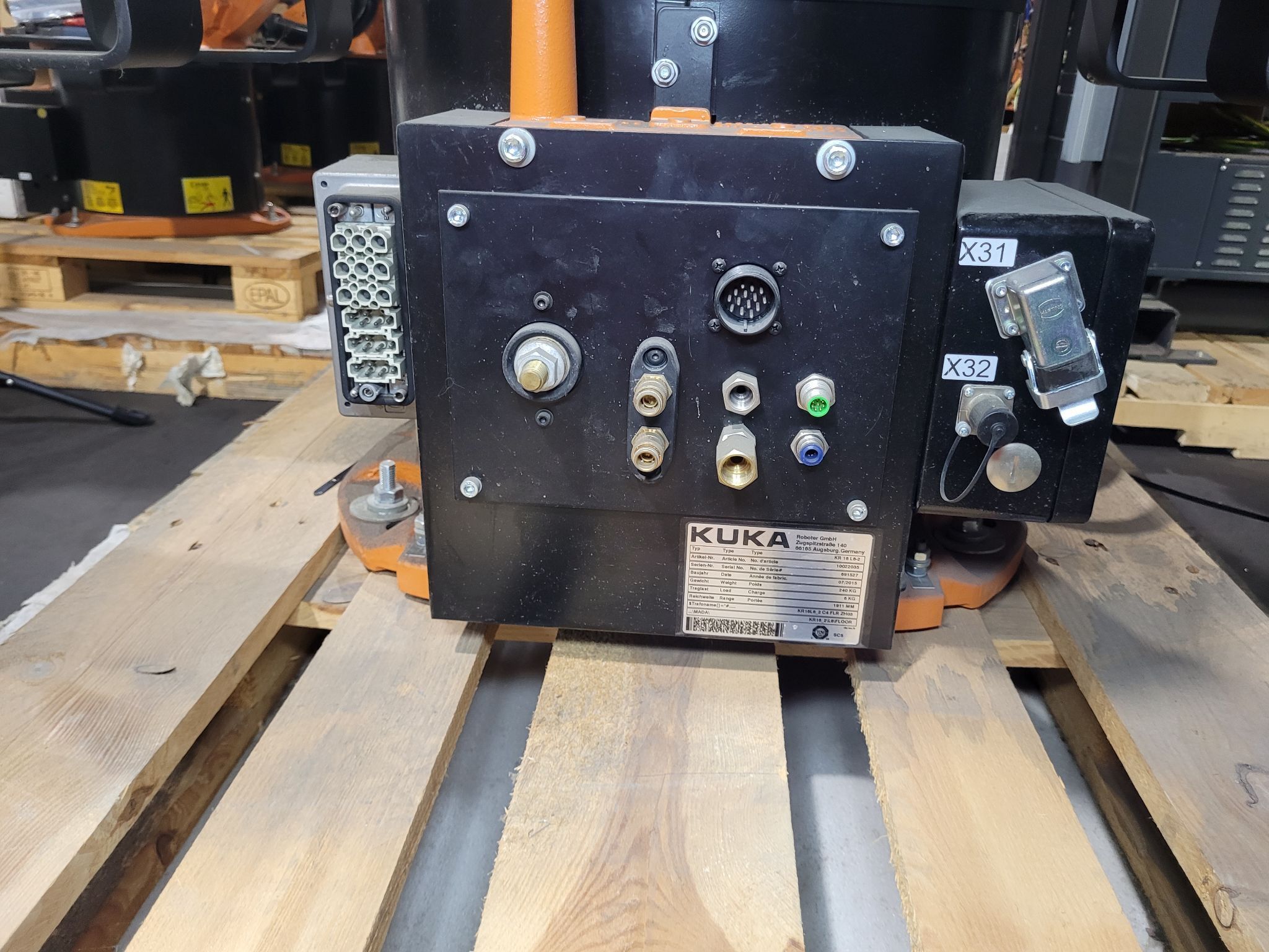 KUKA KR16 L6-2 w/ KR C4 Controls Lincoln R550 Weld Package & TT3A Reamer NEW 6