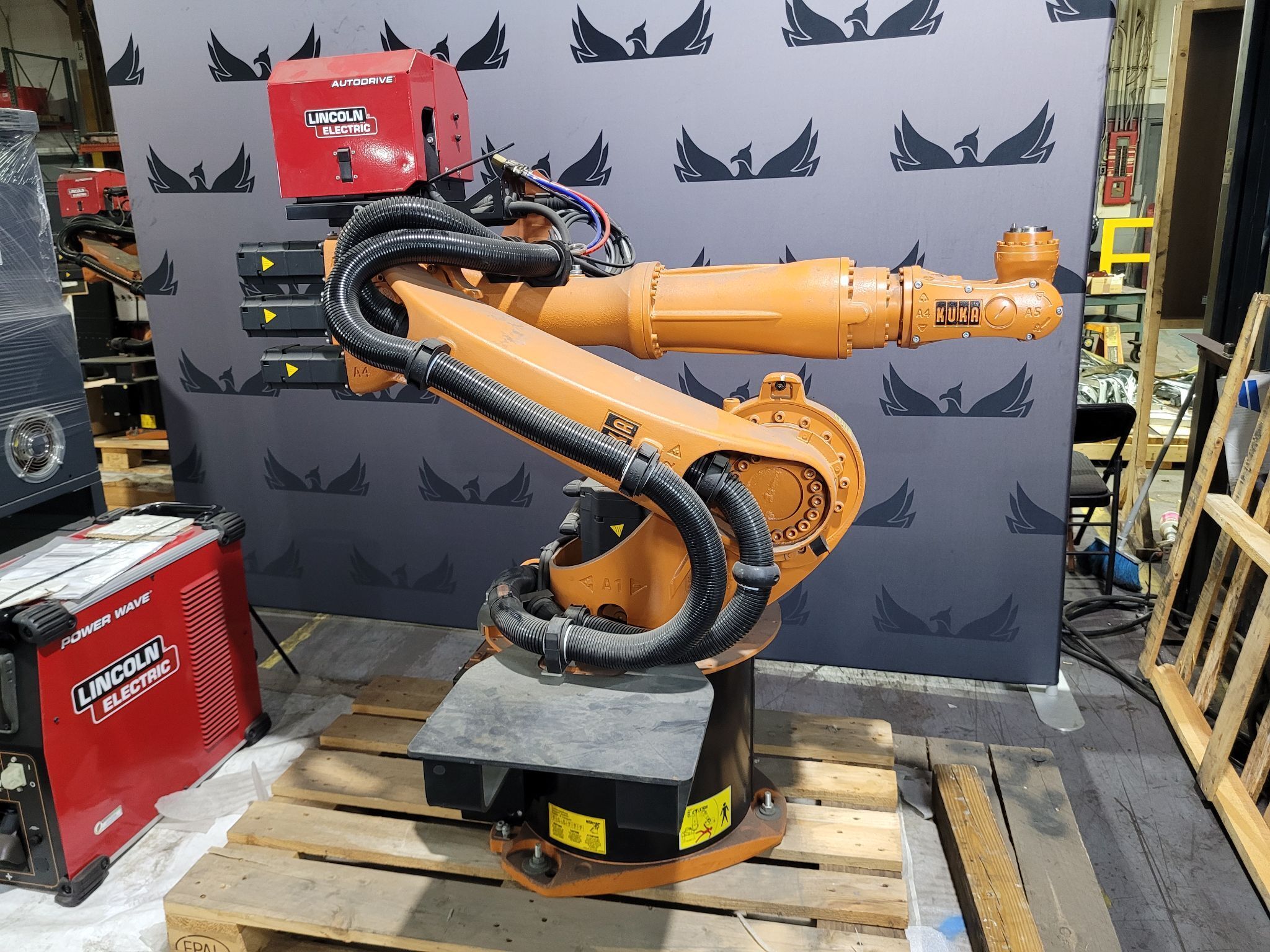KUKA KR16 L6-2 w/ KR C4 Controls Lincoln R550 Weld Package & TT3A Reamer NEW 1
