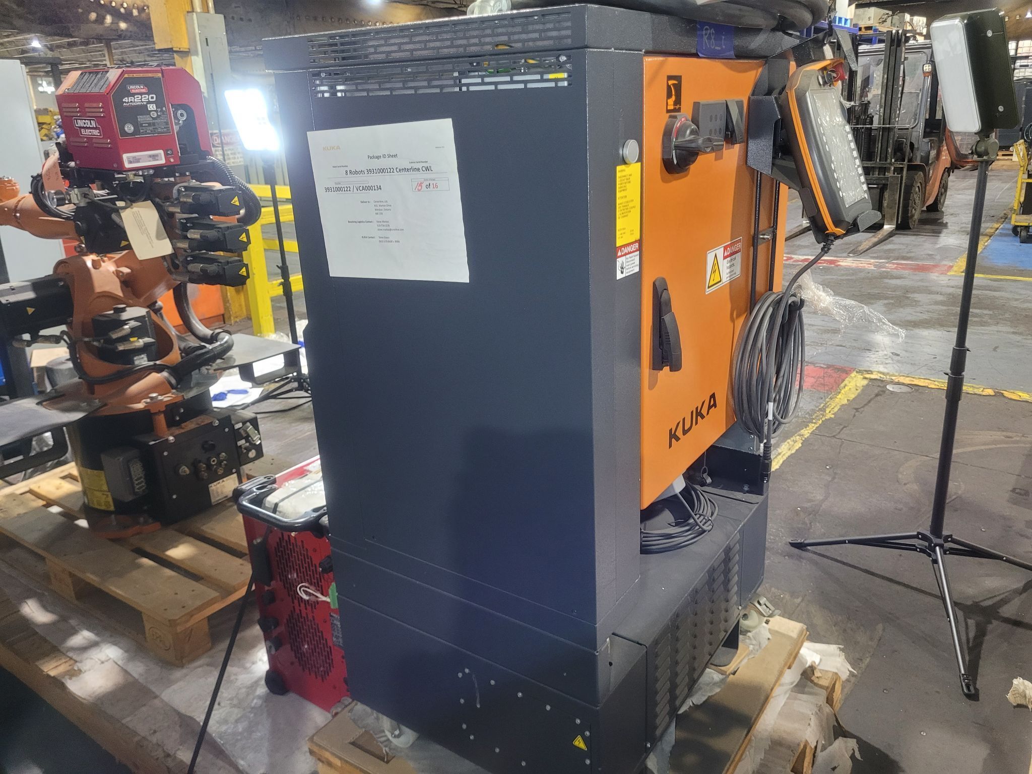 KUKA KR16 L6-2 w/ KR C4 Controls Lincoln R550 Weld Package & TT3A Reamer NEW 8