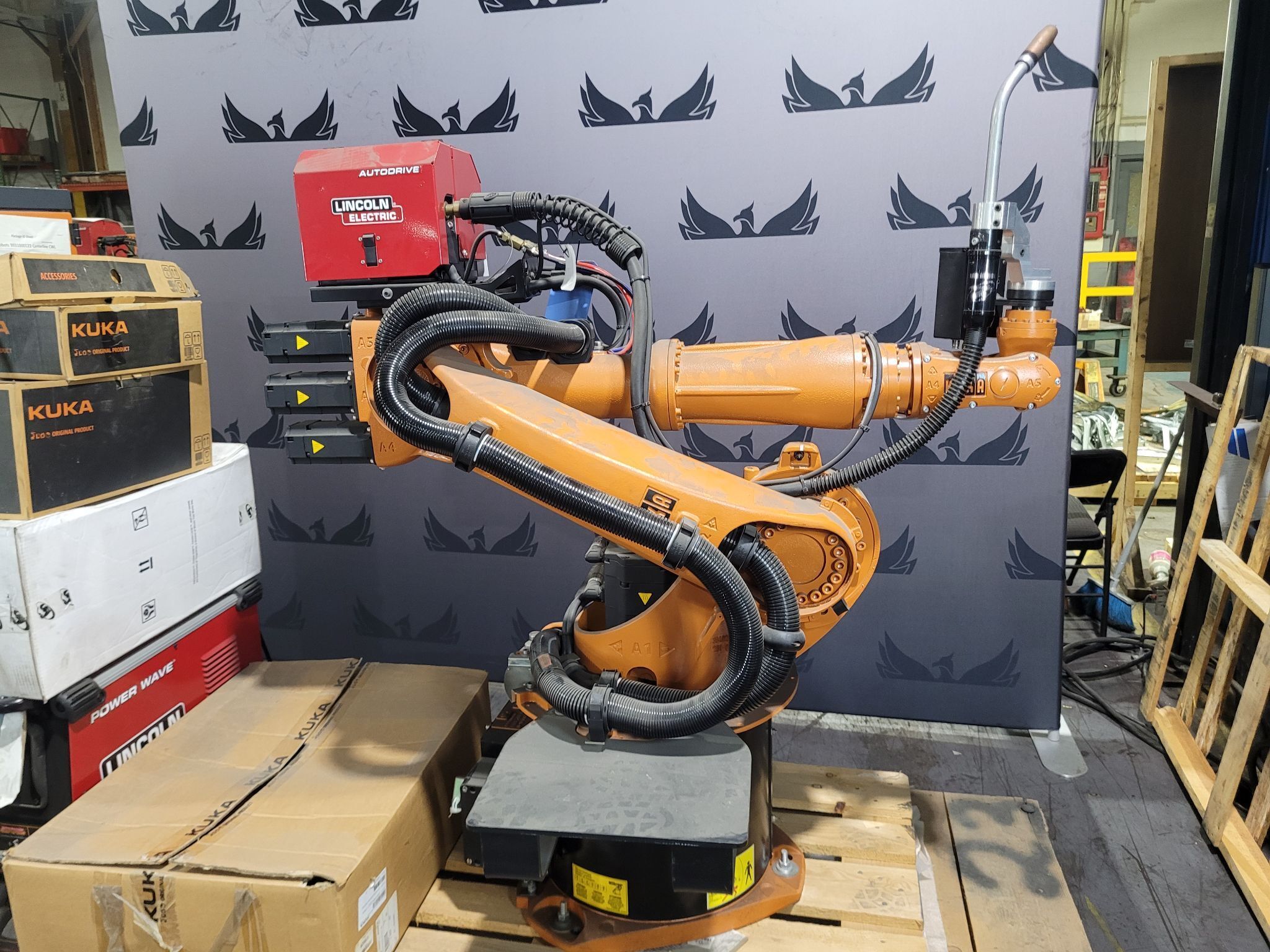 KUKA KR16 L6-2 w/ KR C4 Controls Lincoln R550 Weld Package & TT3A Reamer NEW 1