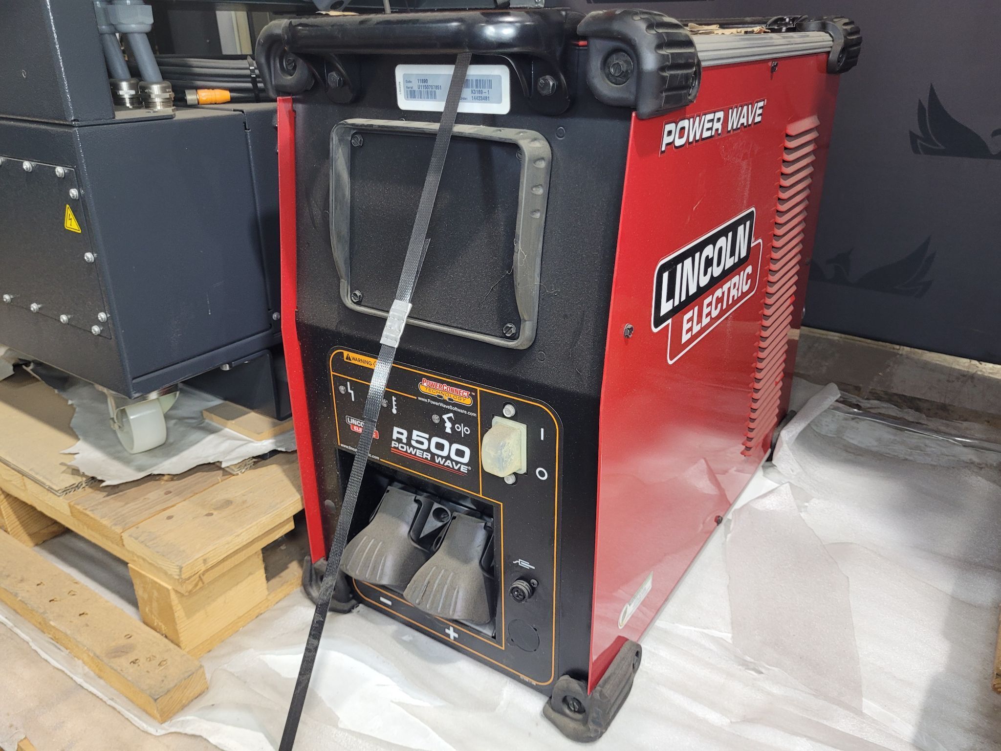 KUKA KR16 L6-2 w/ KR C4 Controls Lincoln R550 Weld Package & TT3A Reamer NEW 14