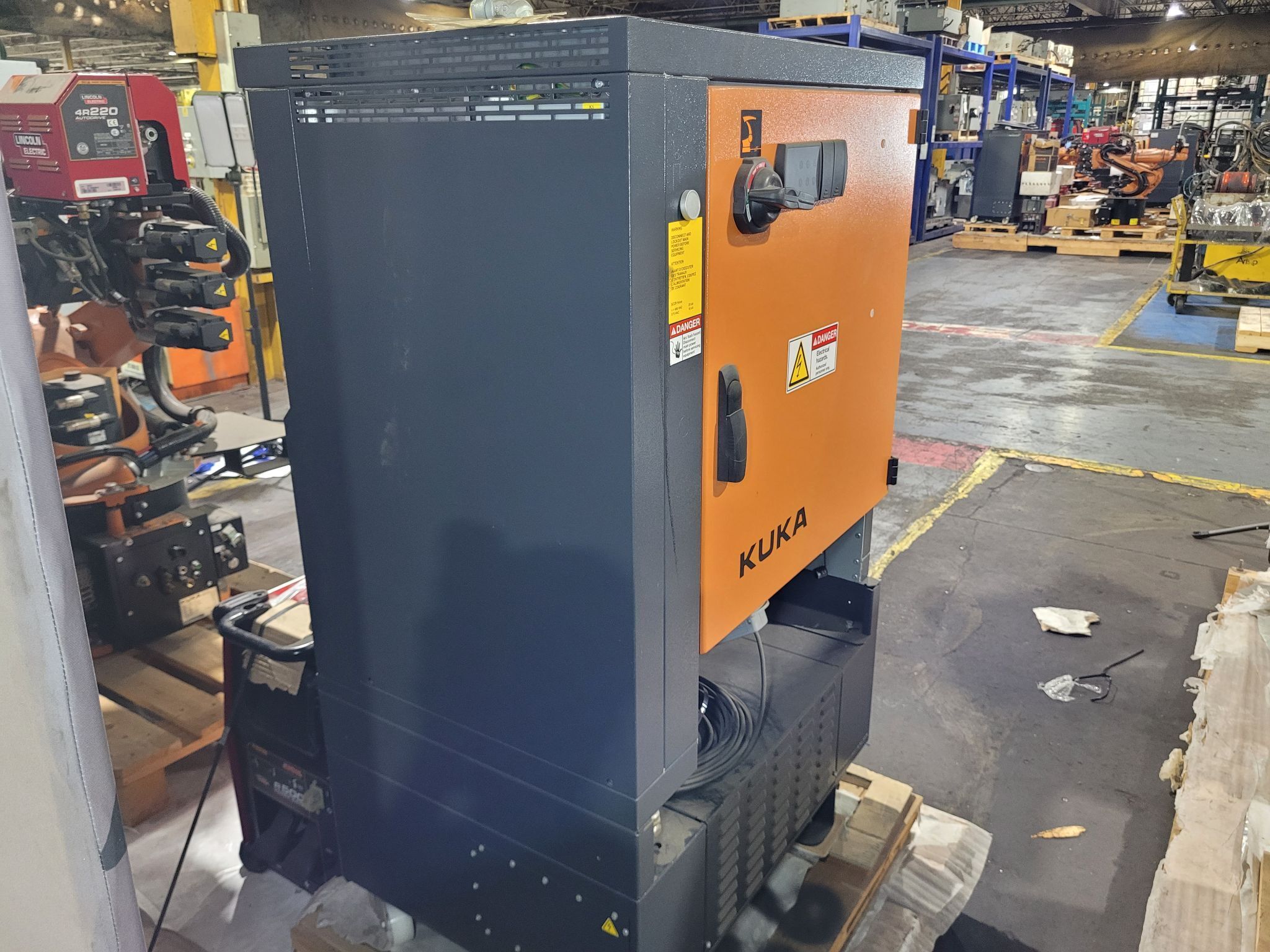 KUKA KR16 L6-2 w/ KR C4 Controls Lincoln R550 Weld Package & TT3A Reamer NEW 6