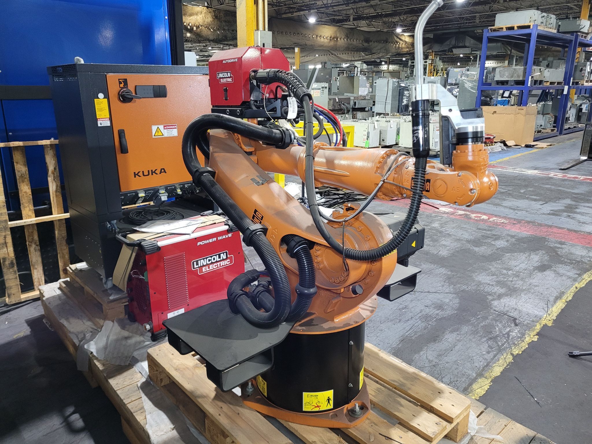 KUKA KR16 L6-2 w/ KR C4 Controls Lincoln R550 Weld Package & TT3A Reamer NEW 3