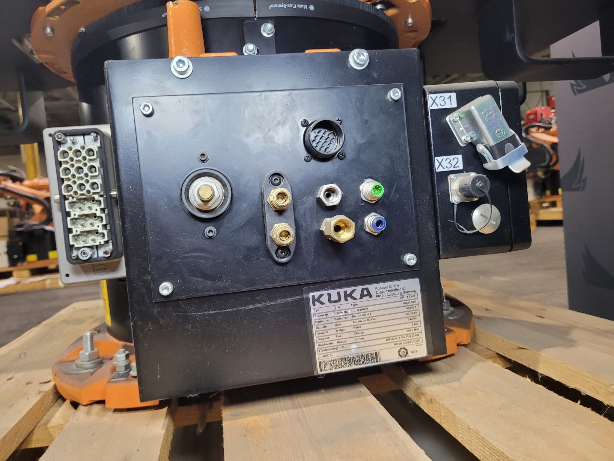 KUKA KR16 L6-2 w/ KR C4 Controls Lincoln R550 Weld Package & TT3A Reamer NEW 6