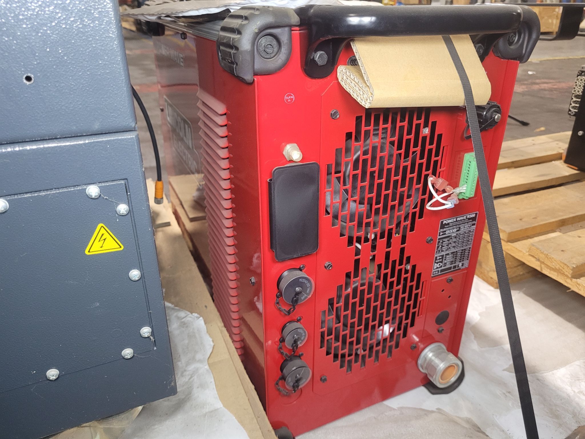 KUKA KR16 L6-2 w/ KR C4 Controls Lincoln R550 Weld Package & TT3A Reamer NEW 15
