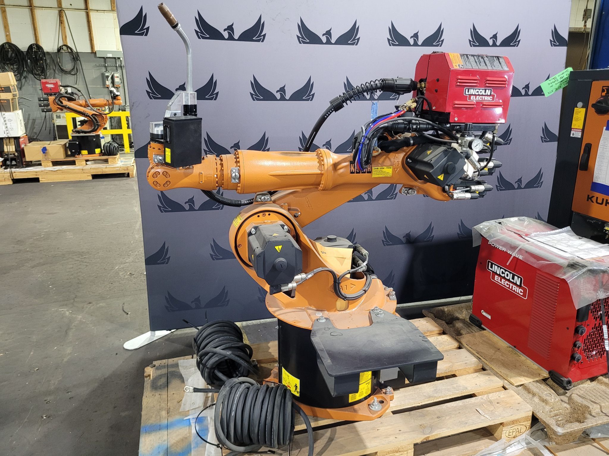 KUKA KR16 L6-2 w/ KR C4 Controls Lincoln R550 Weld Package & TT3A Reamer NEW 1