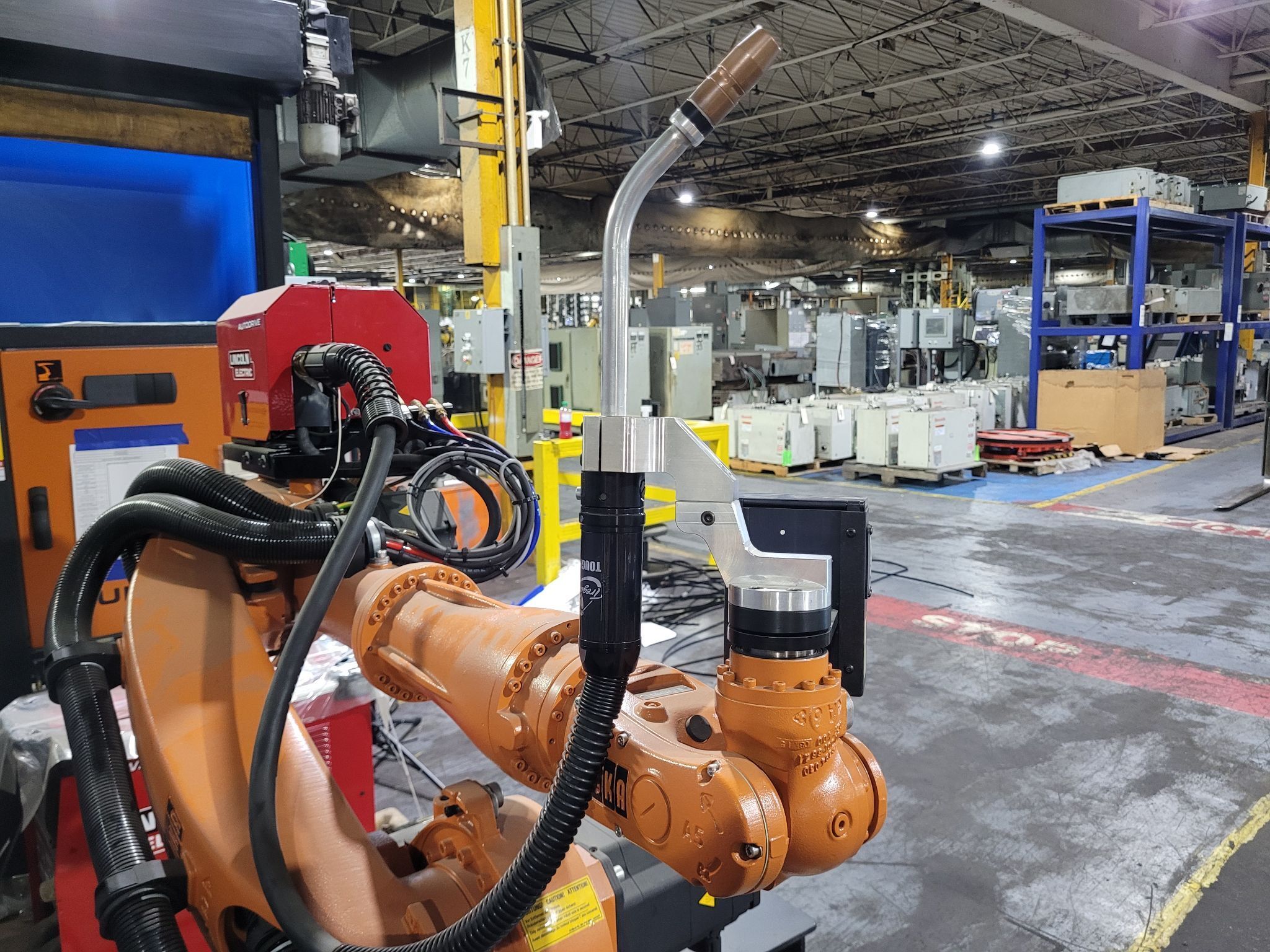KUKA KR16 L6-2 w/ KR C4 Controls Lincoln R550 Weld Package & TT3A Reamer NEW 2