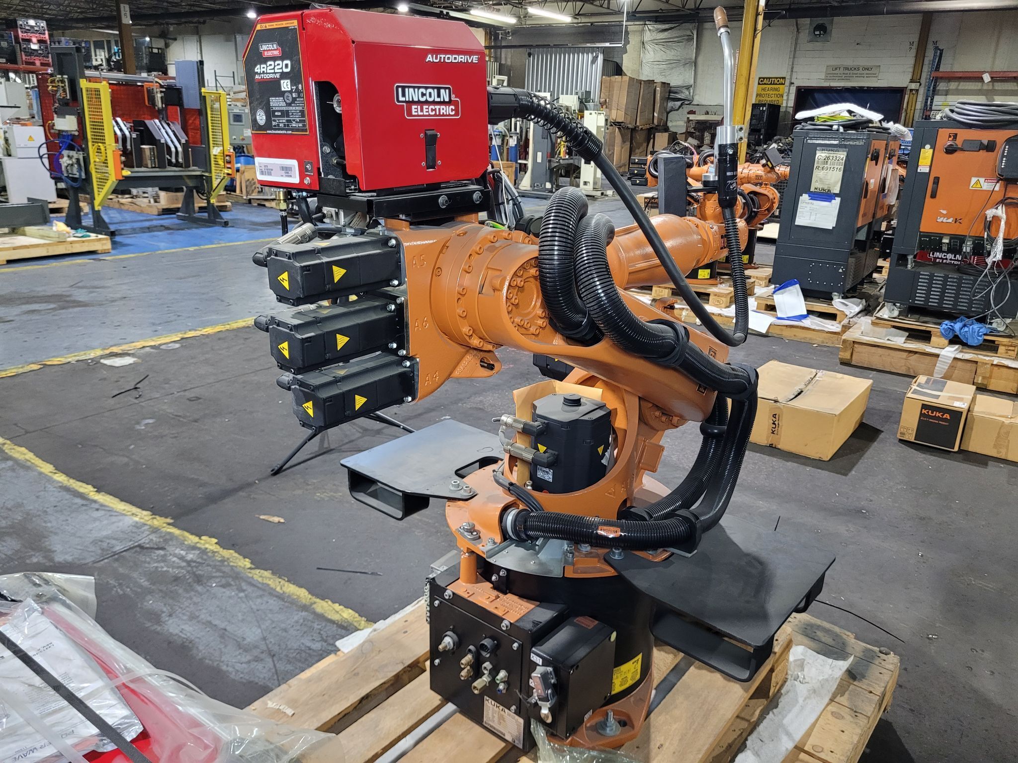 KUKA KR16 L6-2 w/ KR C4 Controls Lincoln R550 Weld Package & TT3A Reamer NEW 3