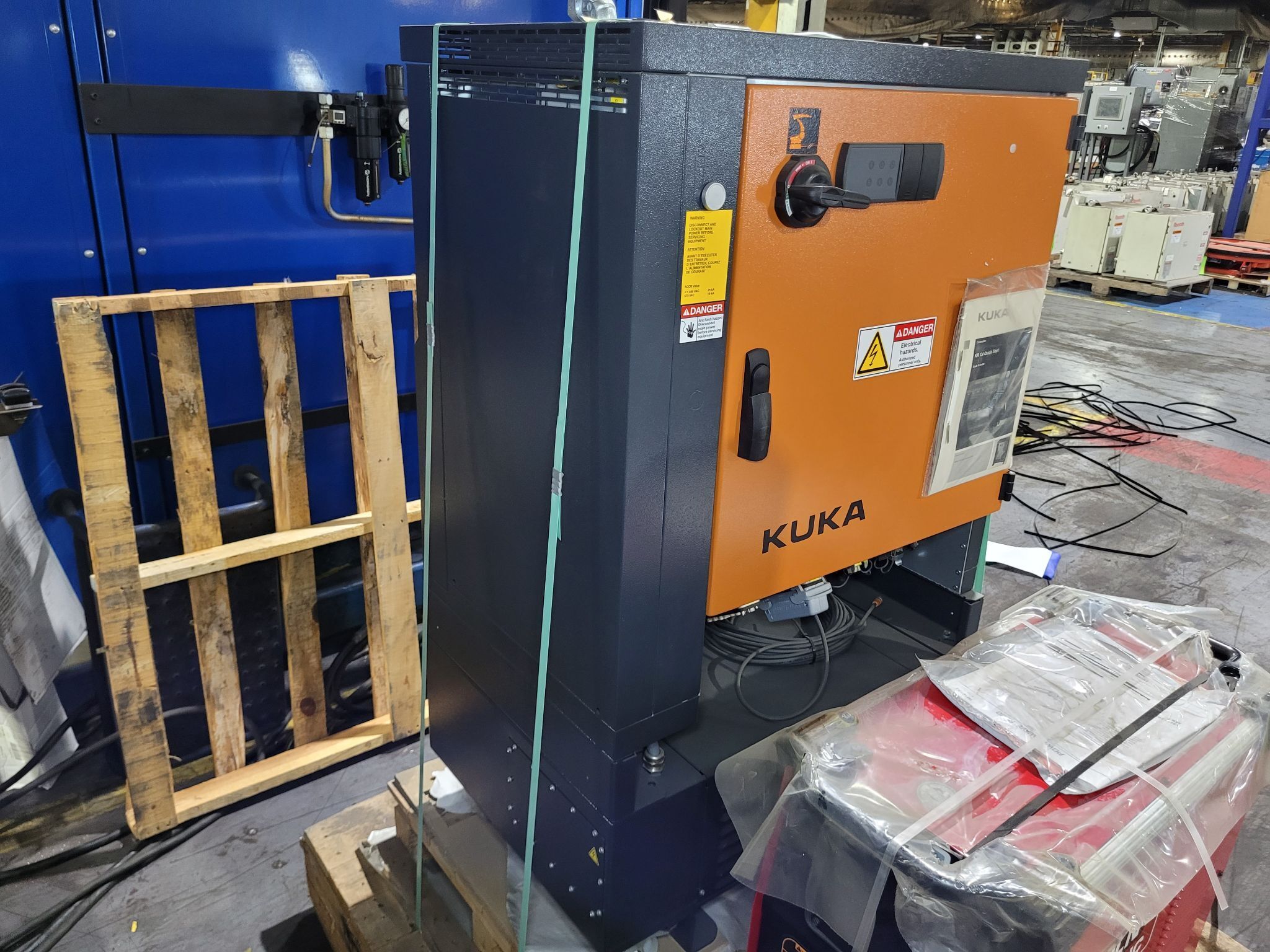 KUKA KR16 L6-2 w/ KR C4 Controls Lincoln R550 Weld Package & TT3A Reamer NEW 7